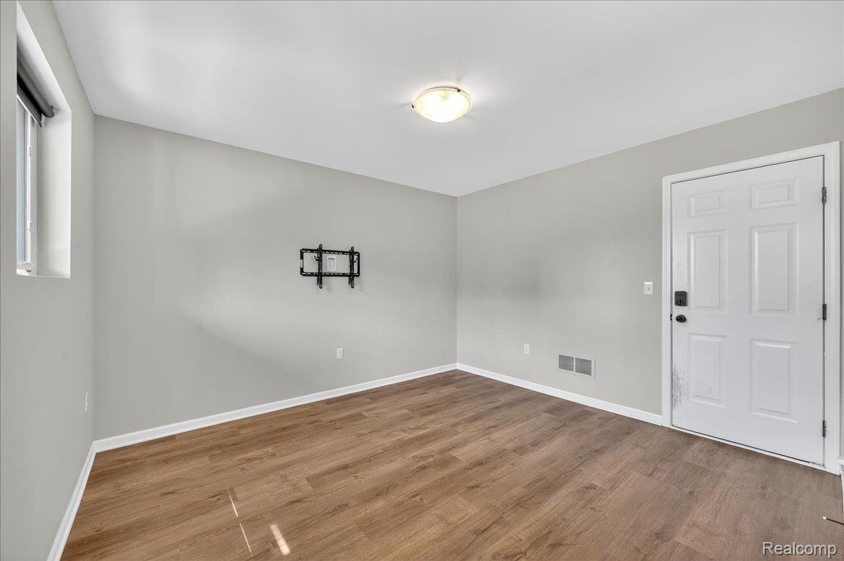 1087 Hampton Circle