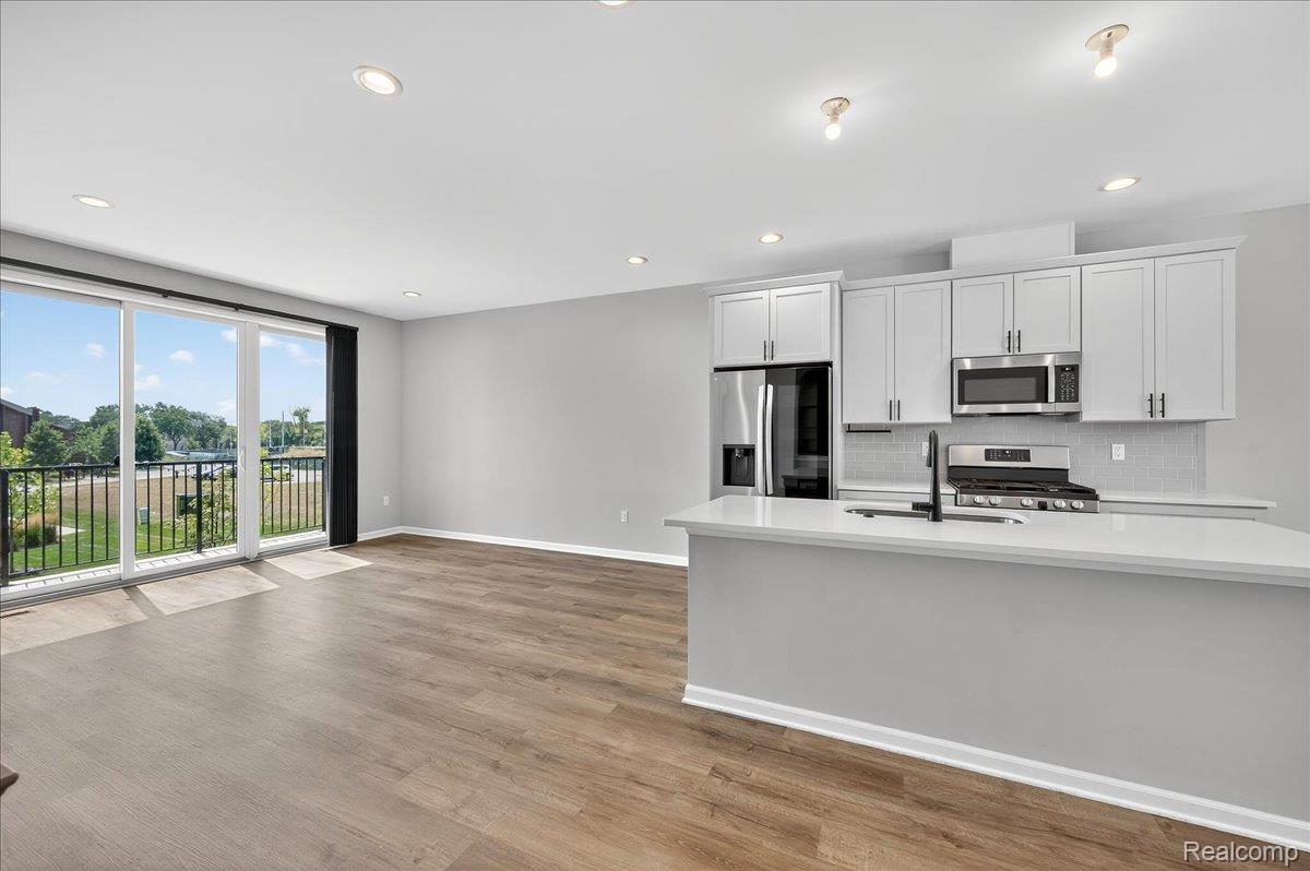 1087 Hampton Circle