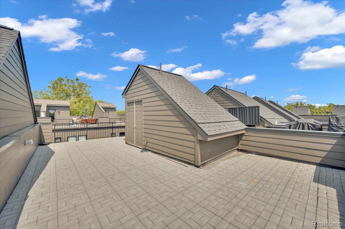 1087 Hampton Circle