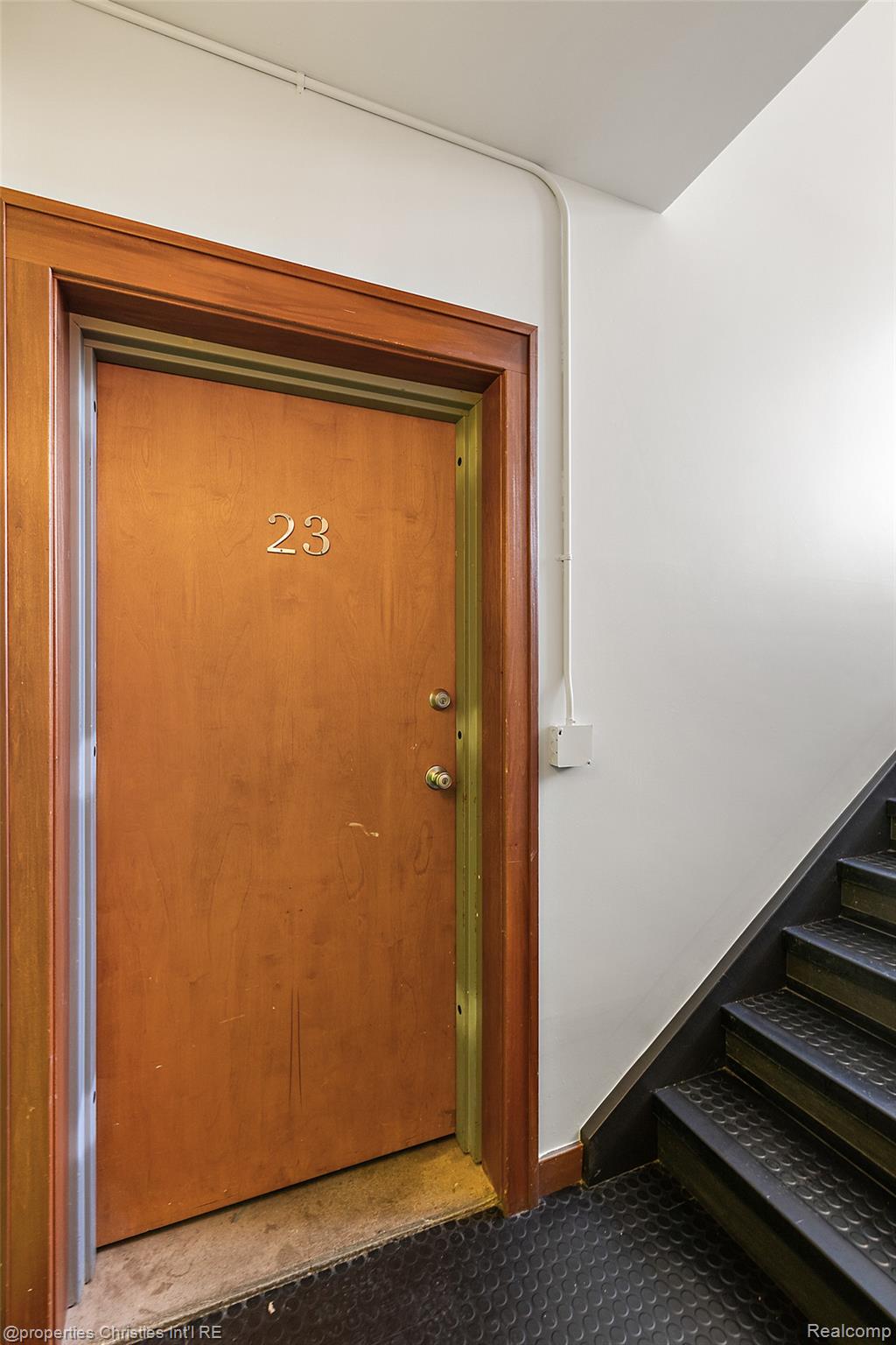 112 Watson Street 23