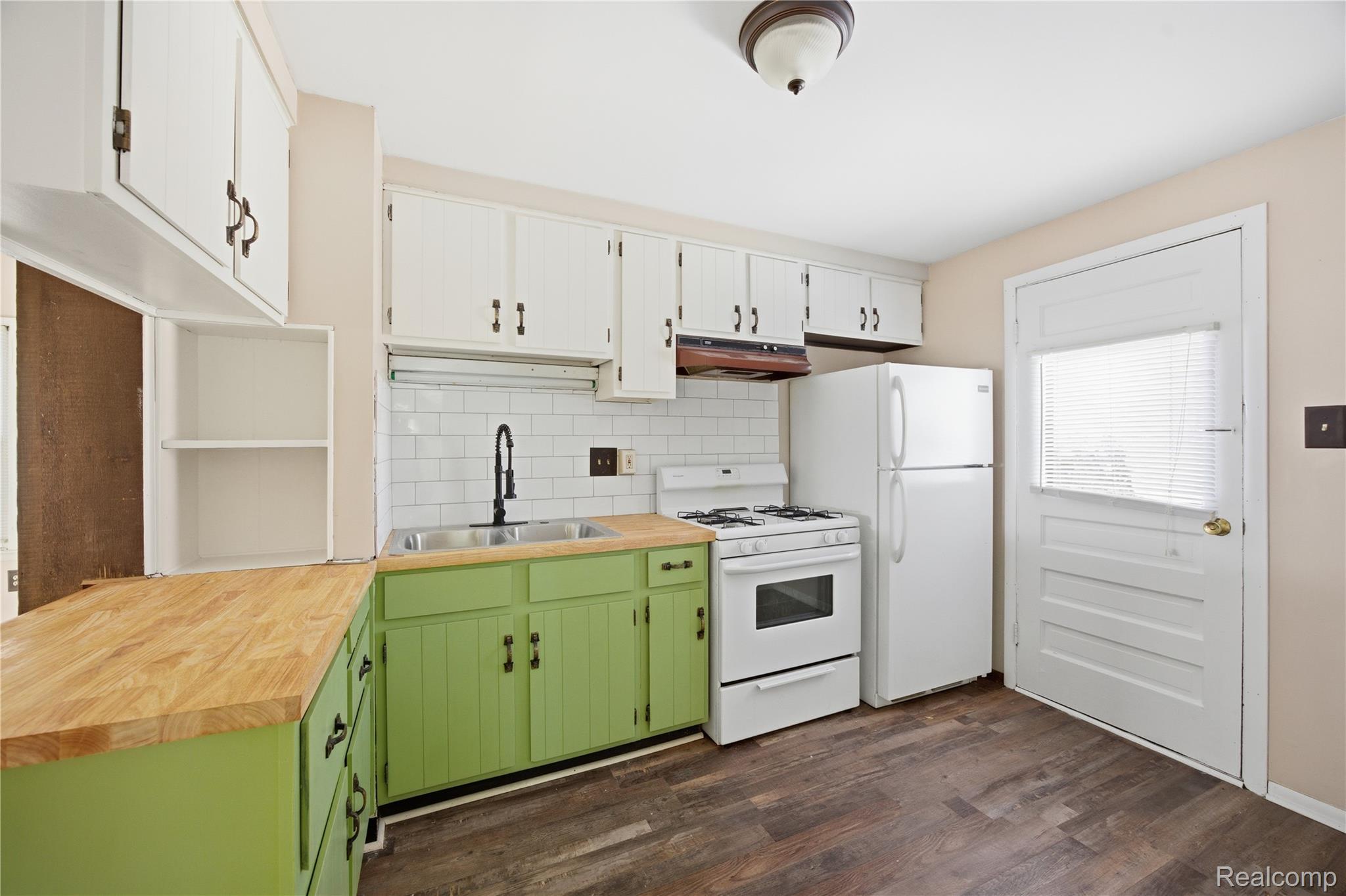 214 Woodsboro Drive