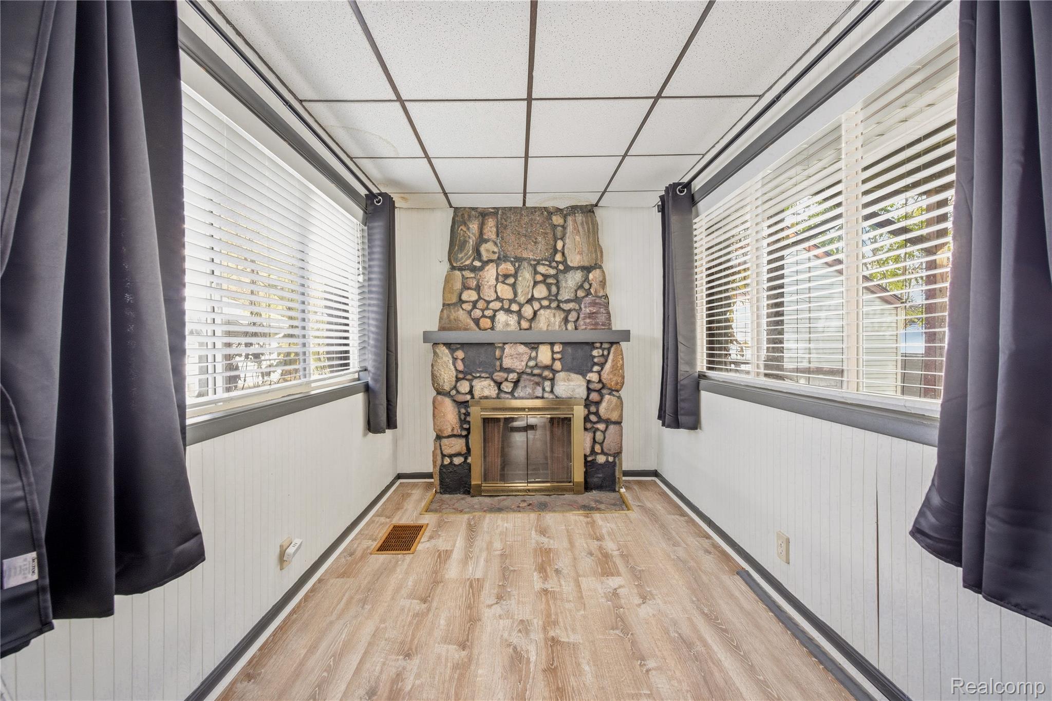 214 Woodsboro Drive