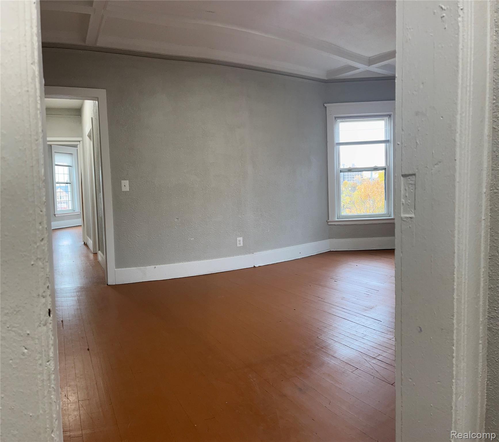 287 E EDSEL FORD Freeway Unit #8