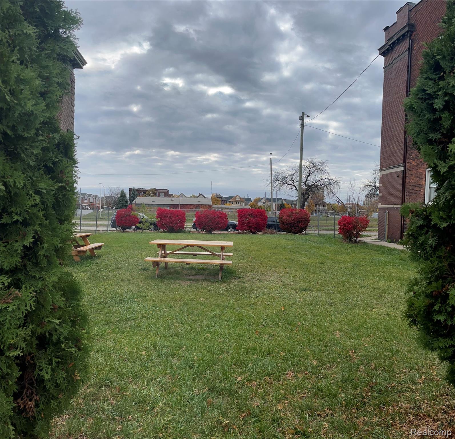 287 E EDSEL FORD Freeway Unit #8