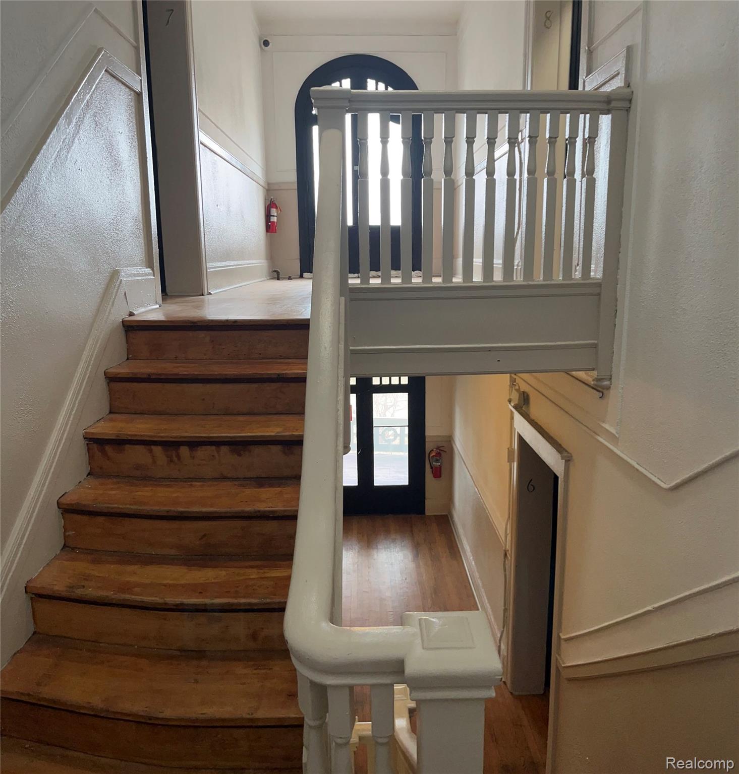 287 E EDSEL FORD Freeway Unit #8