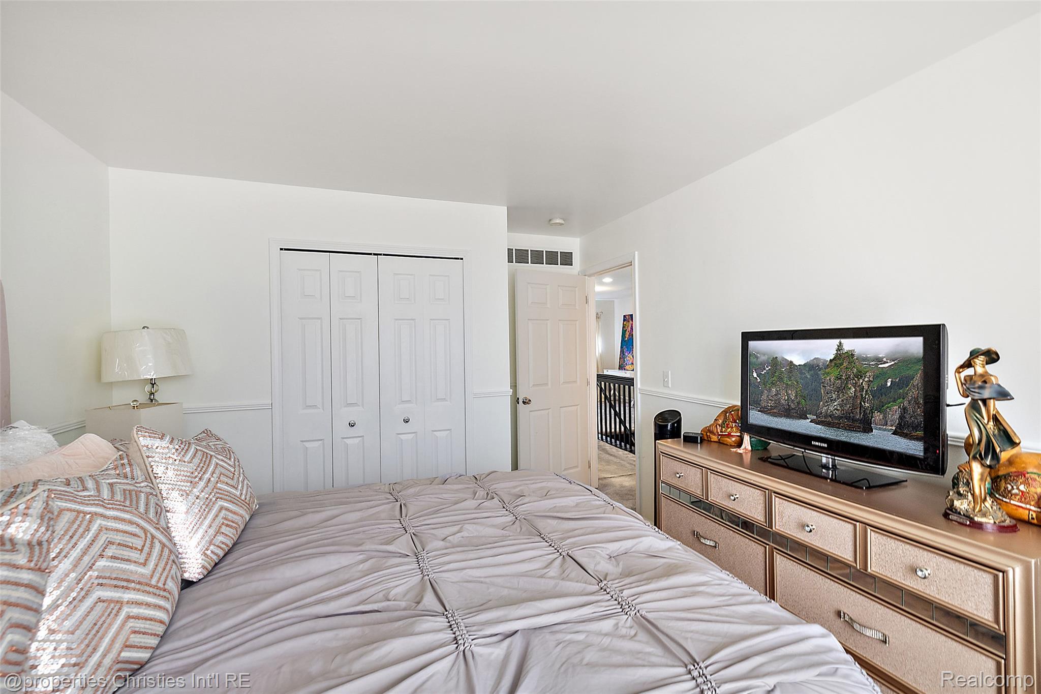 781 Saint Clair Street