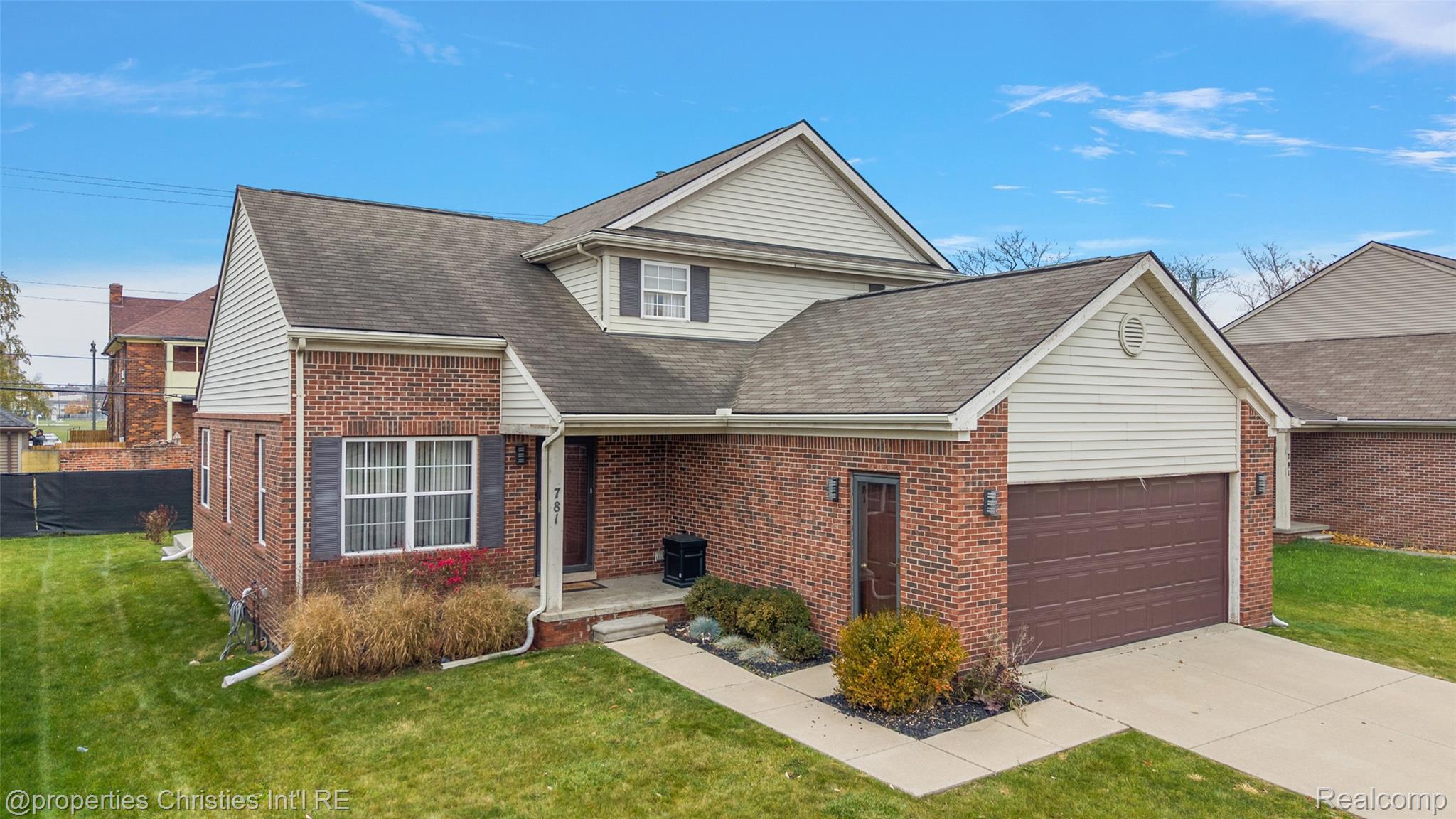 781 Saint Clair Street