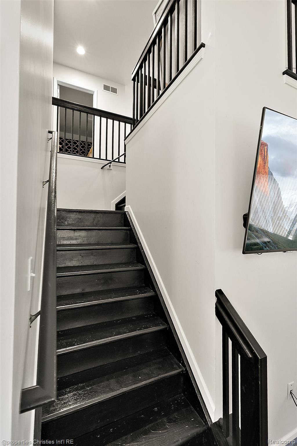 781 Saint Clair Street