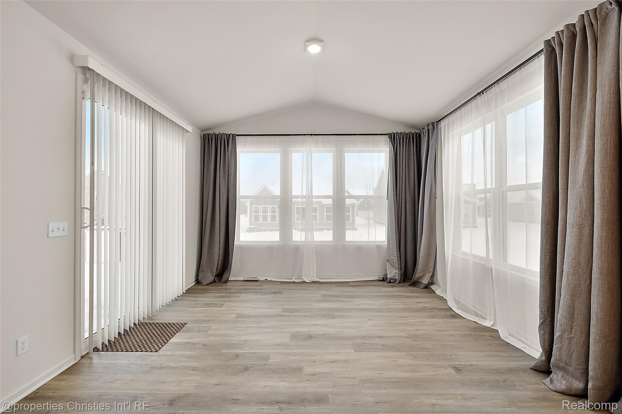 2436 Parkshore Drive