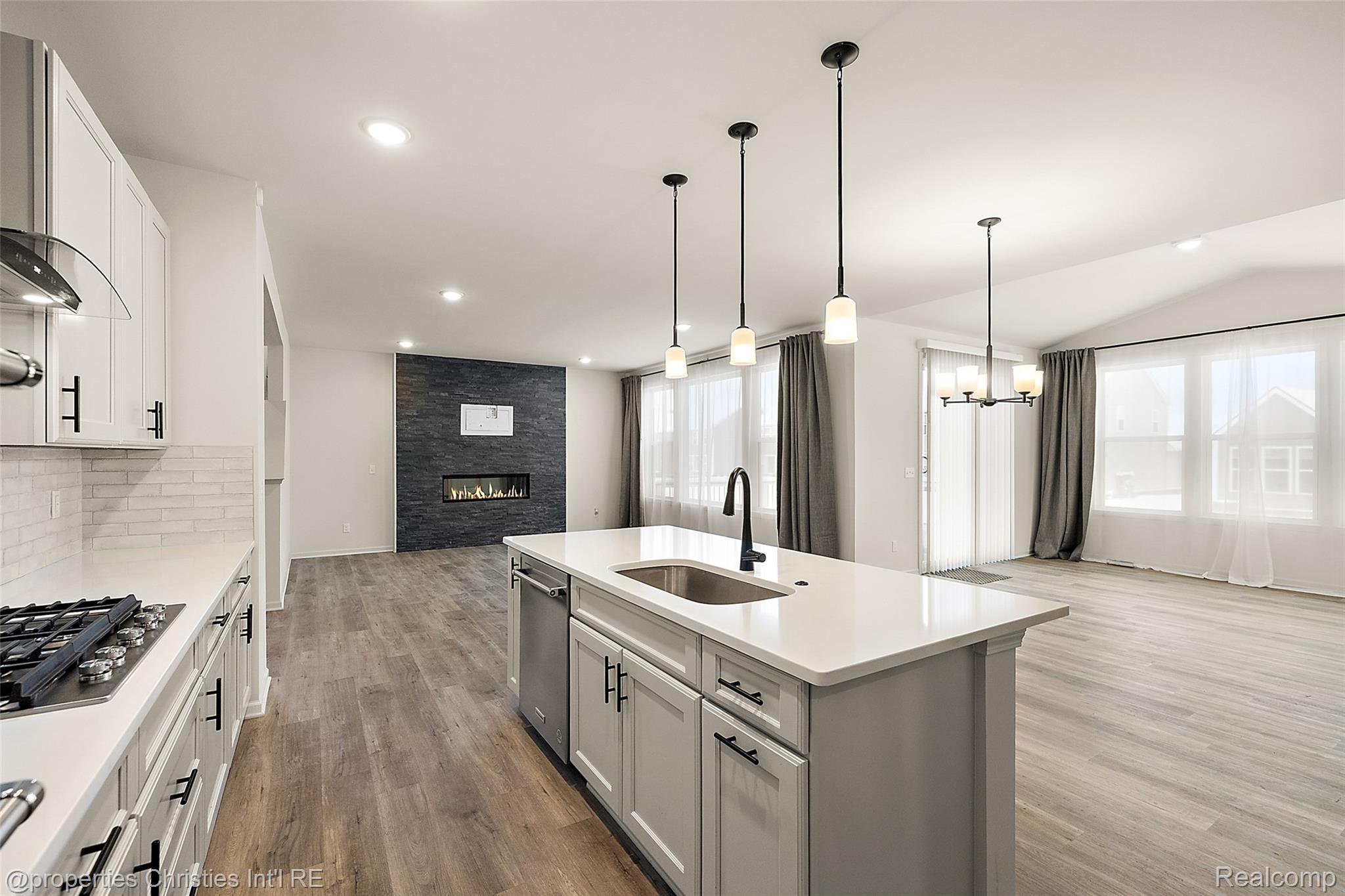 2436 Parkshore Drive
