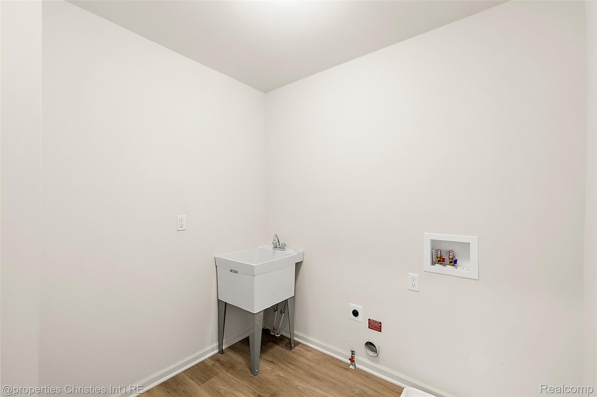 2436 Parkshore Drive