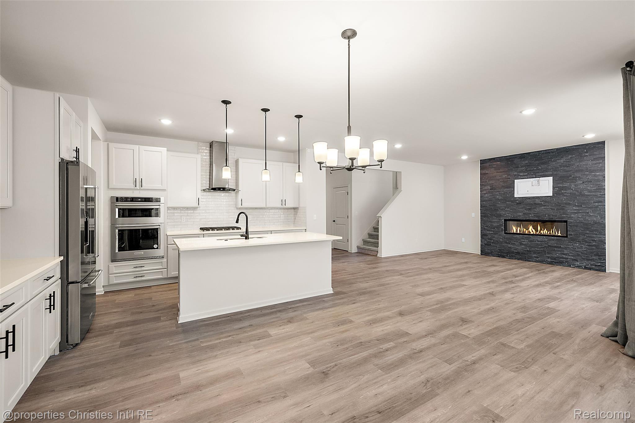 2436 Parkshore Drive