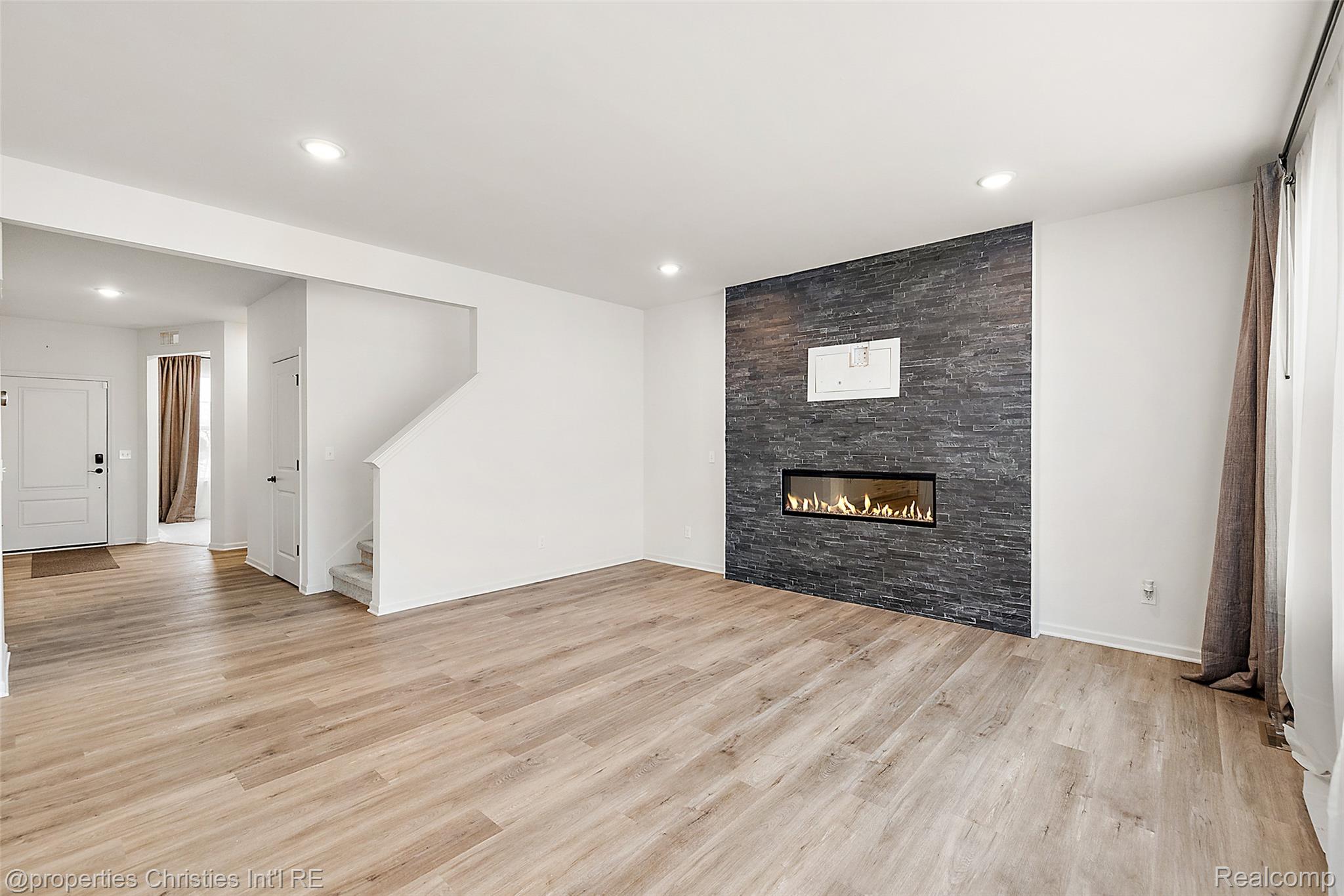 2436 Parkshore Drive