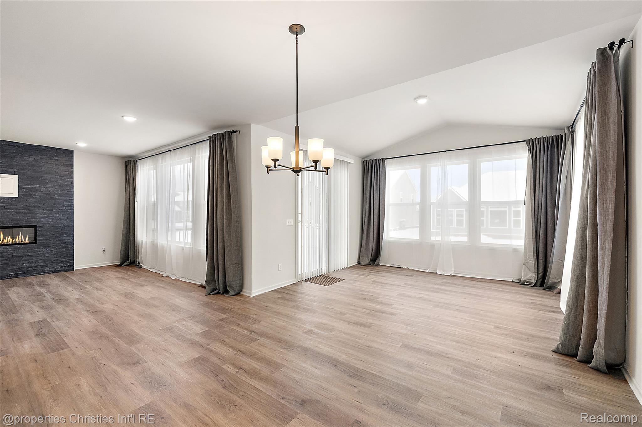 2436 Parkshore Drive