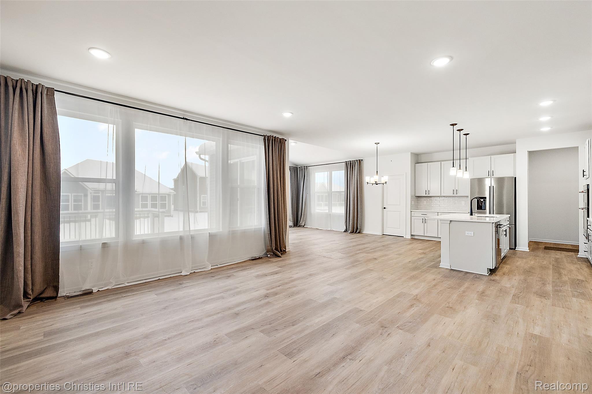 2436 Parkshore Drive