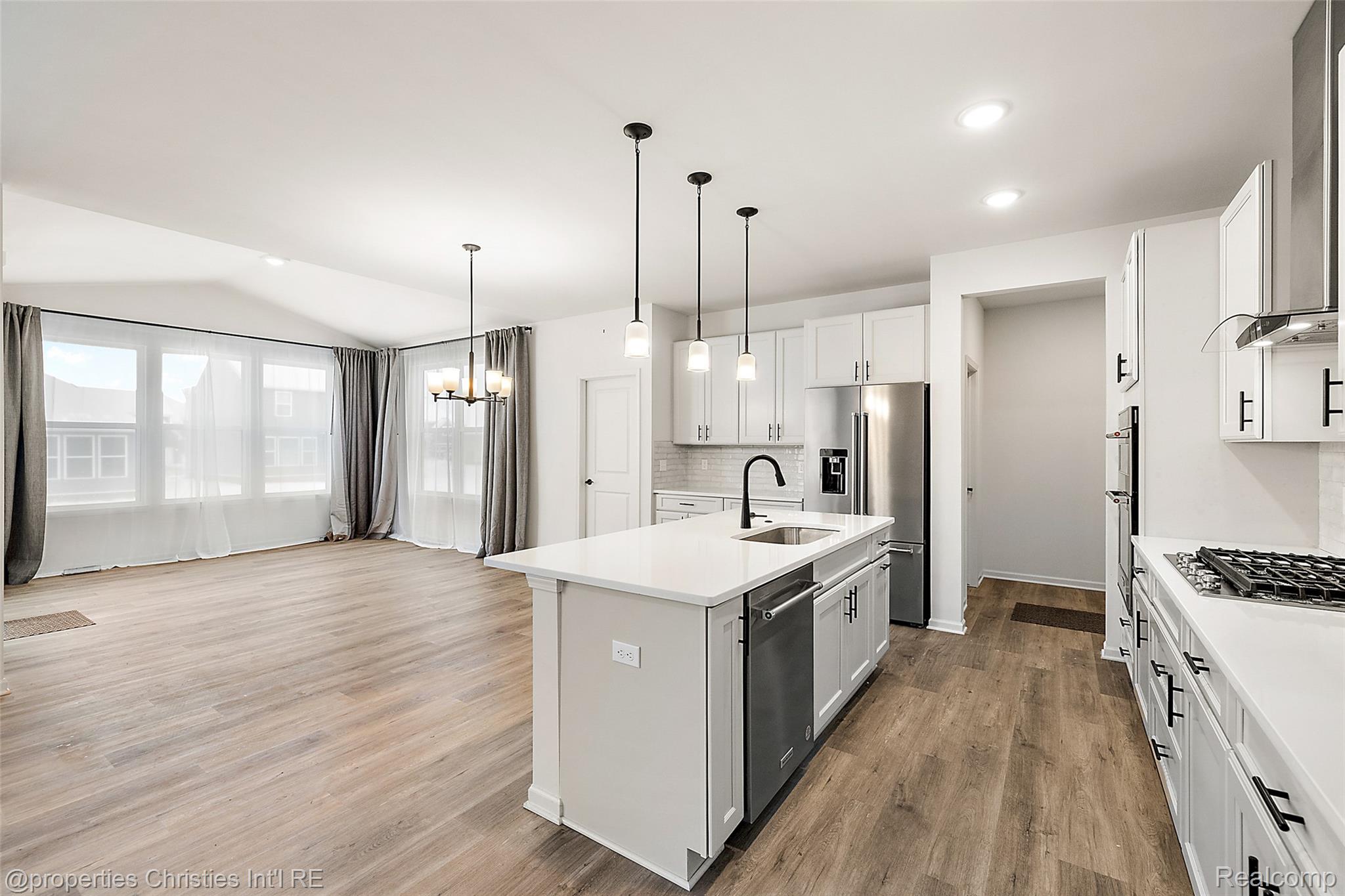 2436 Parkshore Drive