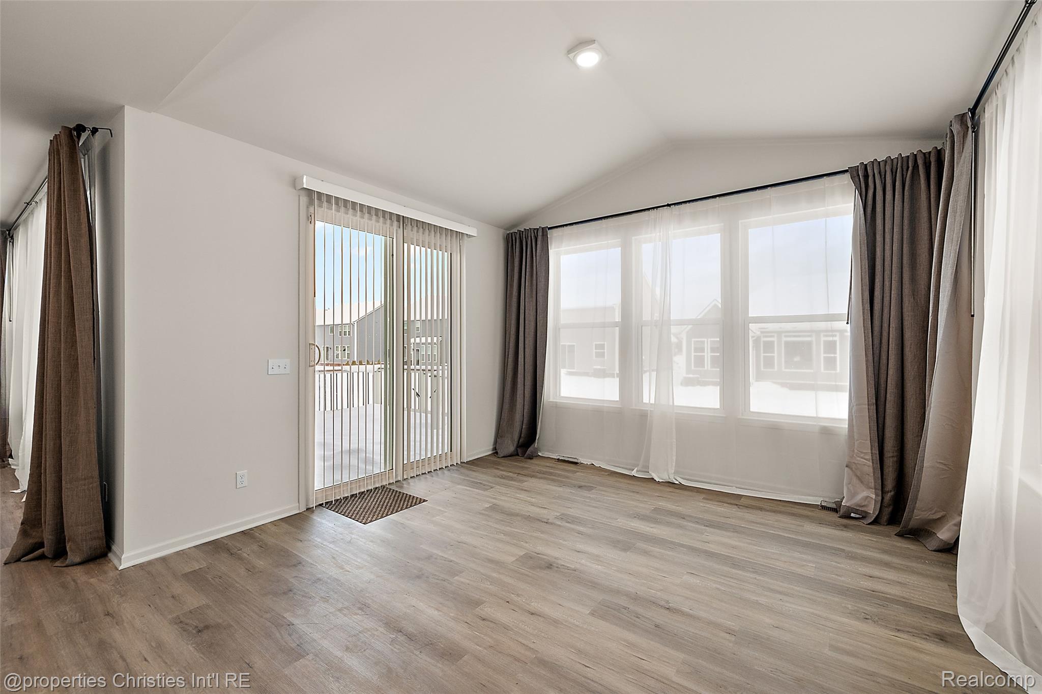 2436 Parkshore Drive