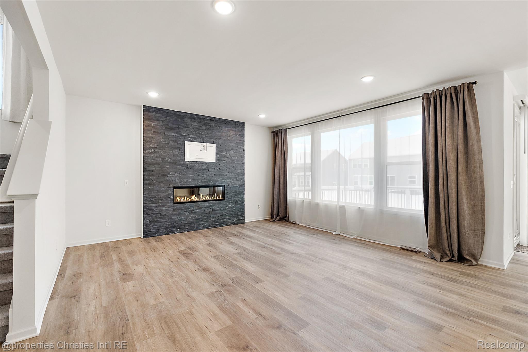 2436 Parkshore Drive