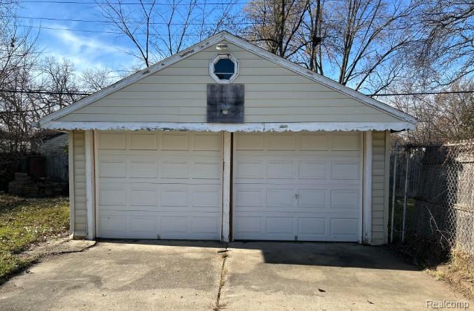 19463 Gilchrist Street