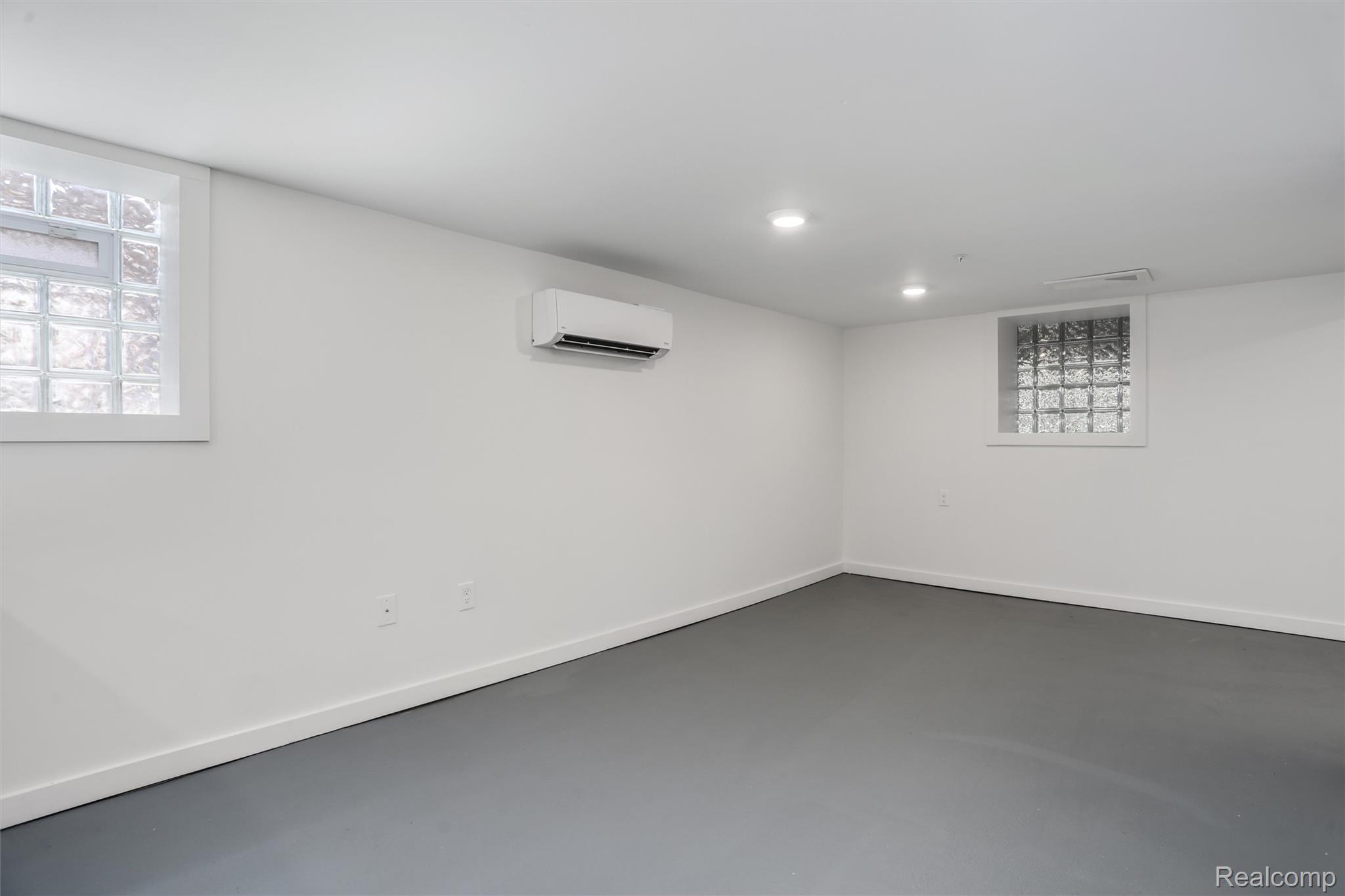 95 E Euclid Street 001