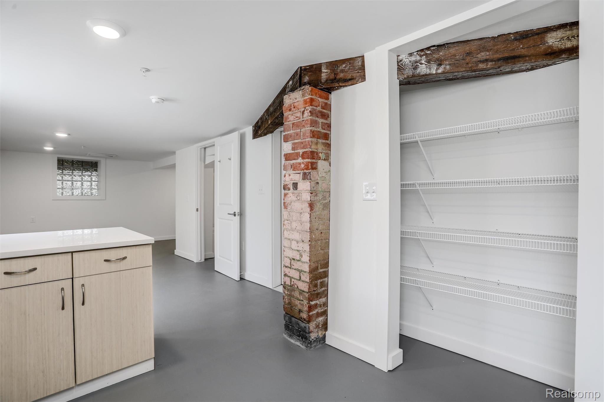 95 E Euclid Street 001