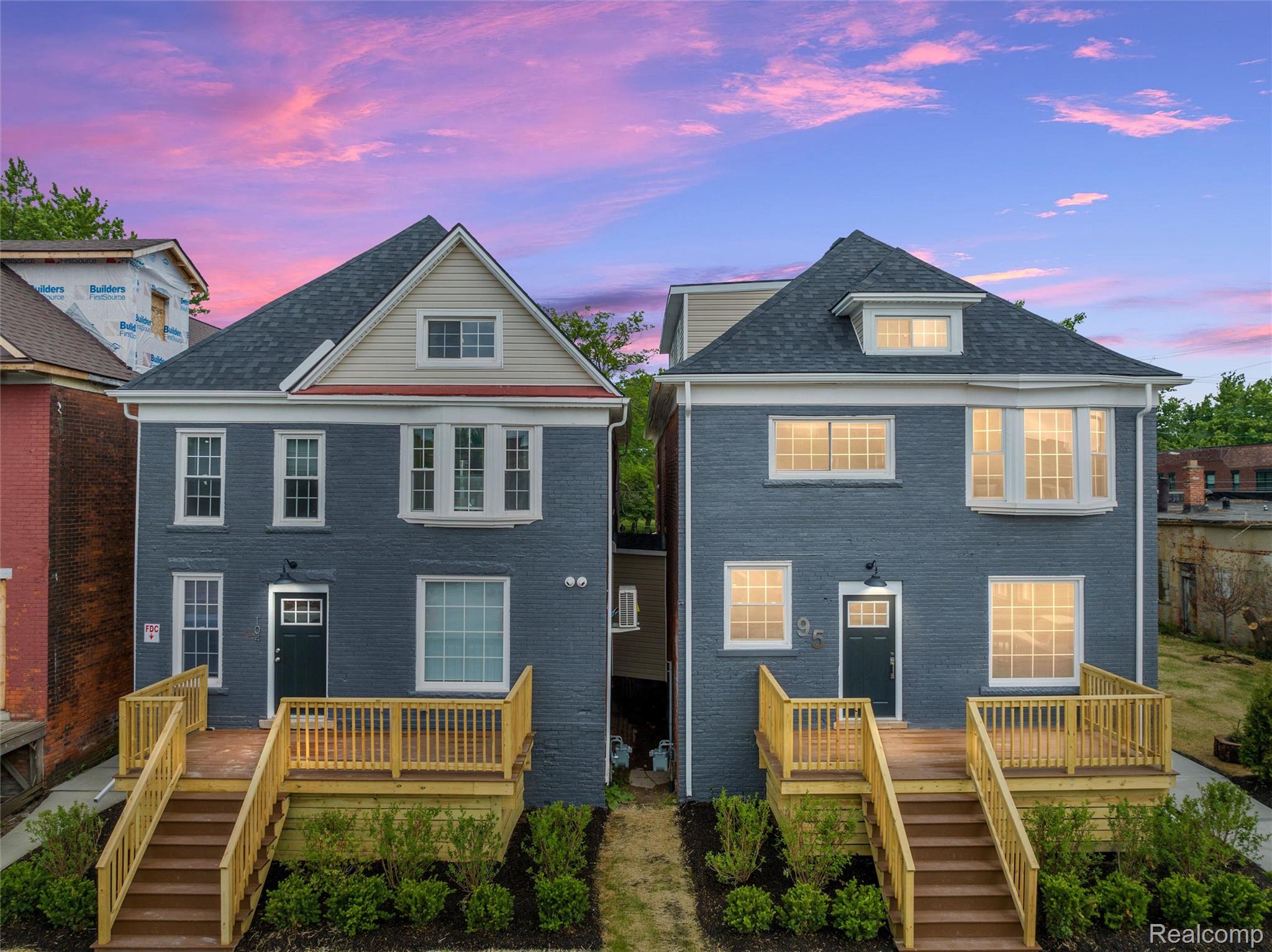 95 E Euclid Street 001