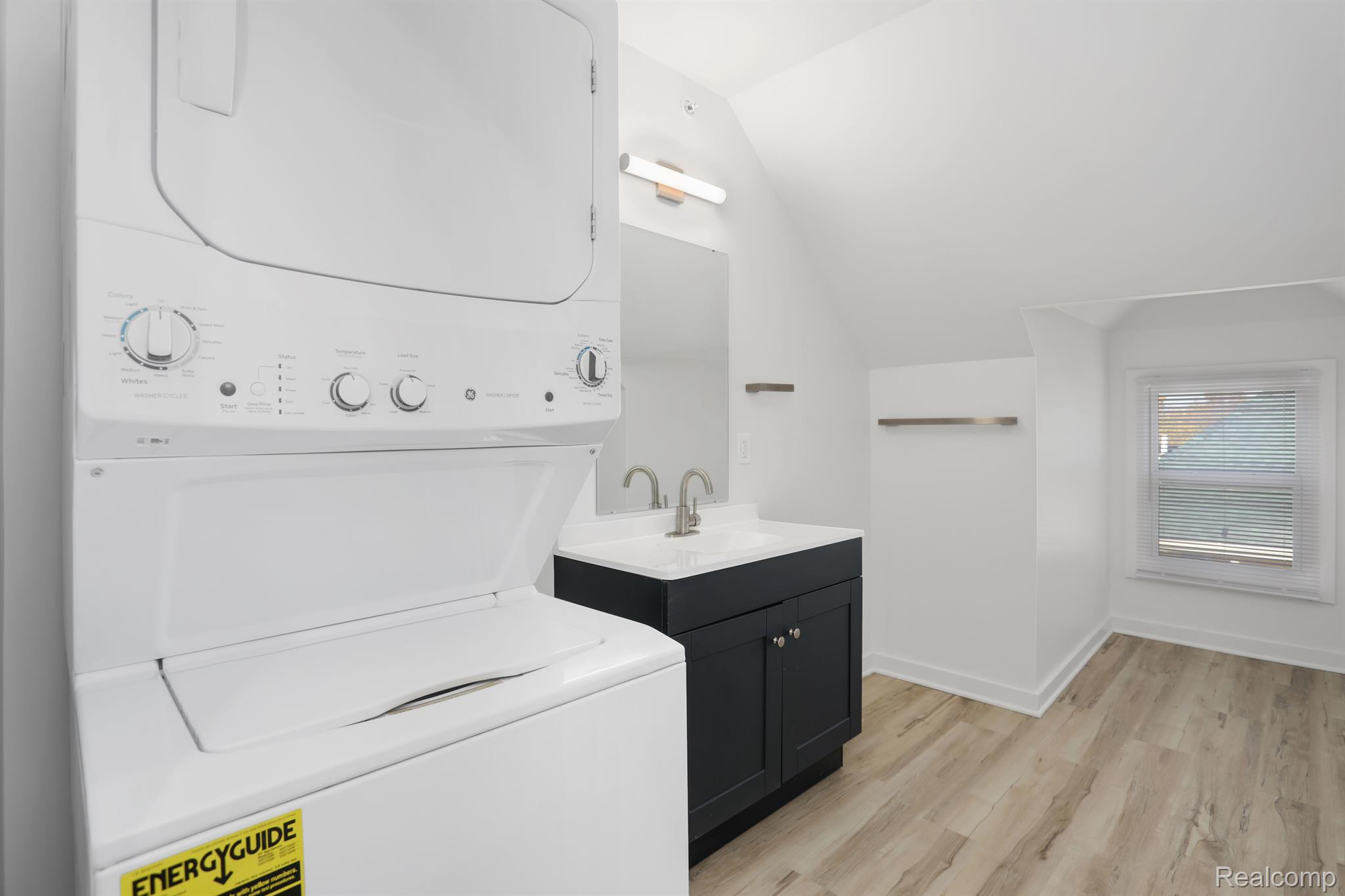 799 E Grand Boulevard 10