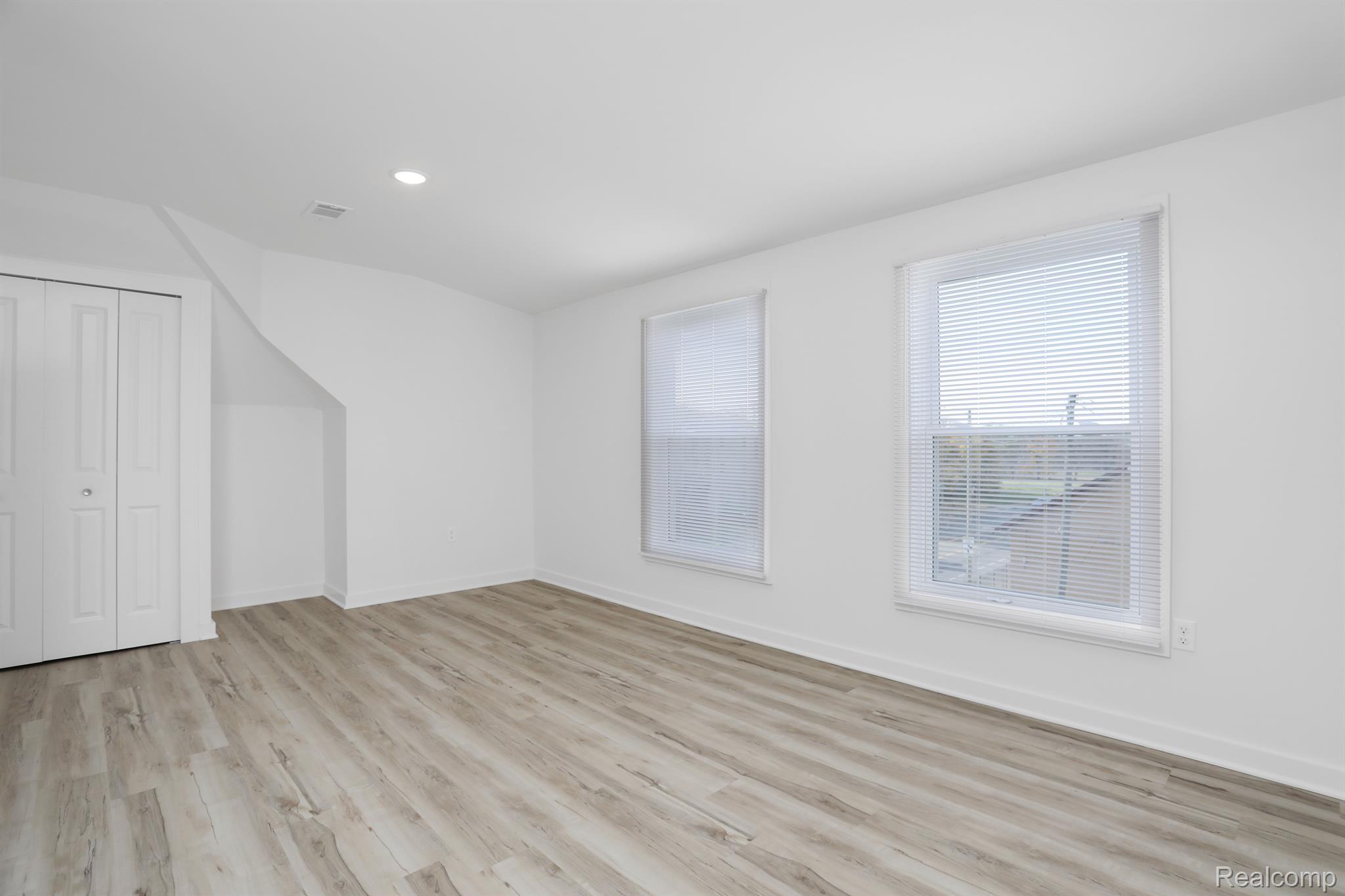 799 E Grand Boulevard 10