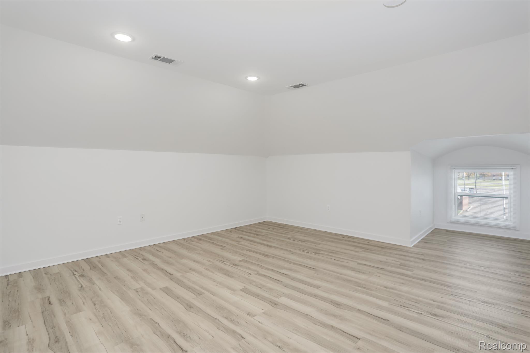 799 E Grand Boulevard 10