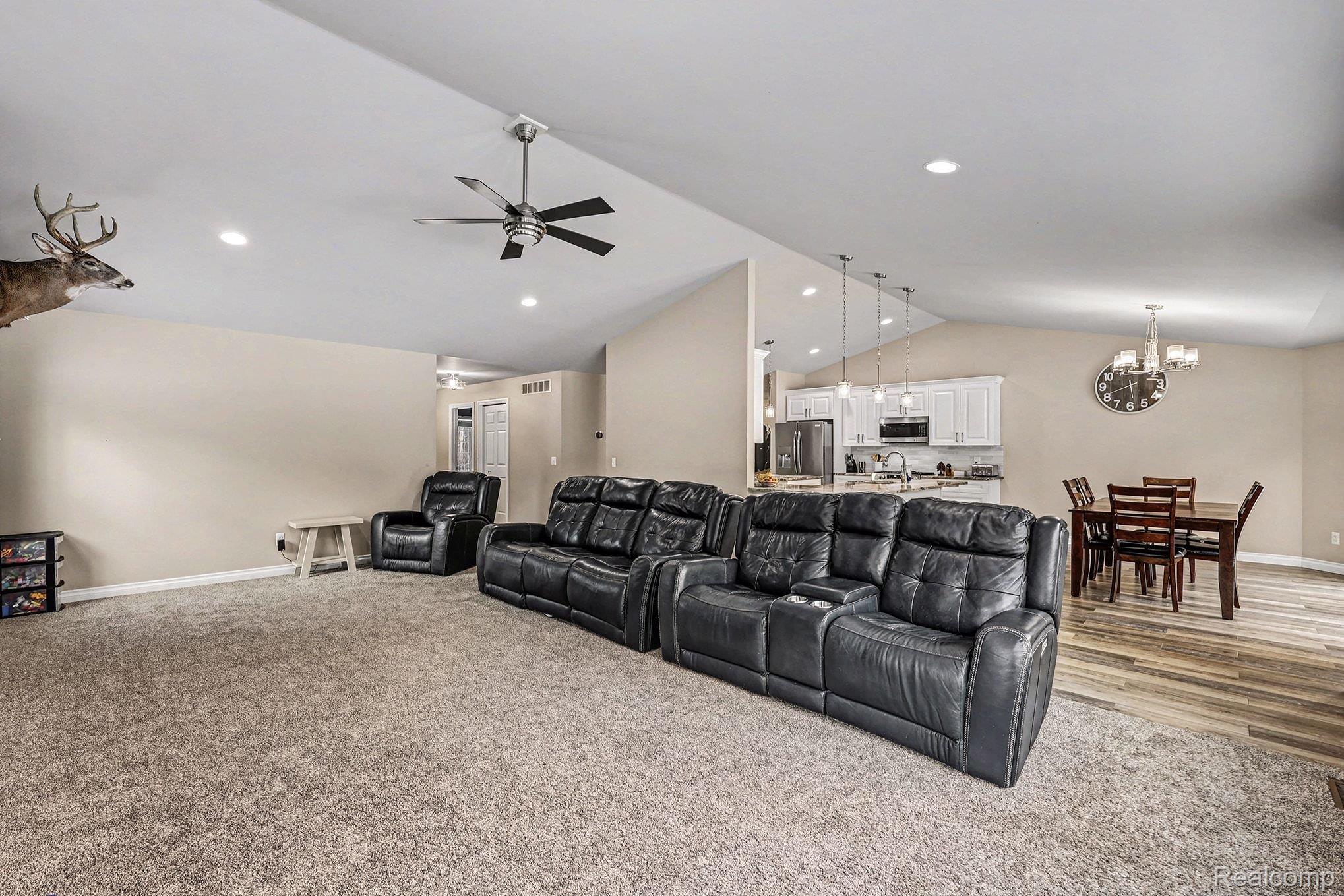 6303 High Road