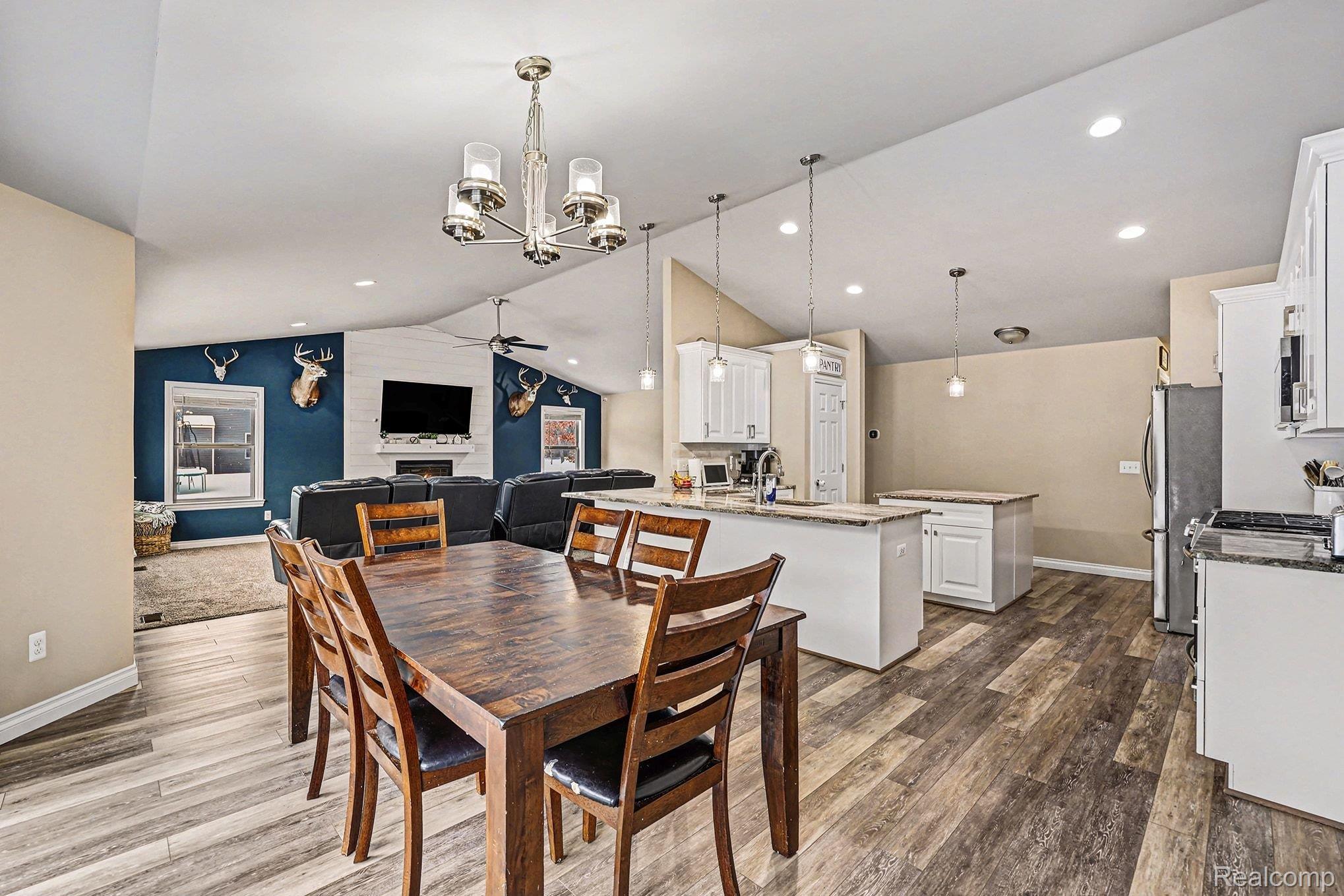 6303 High Road