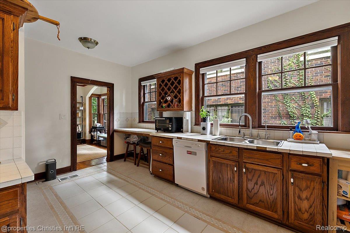 3417 Seminole Street