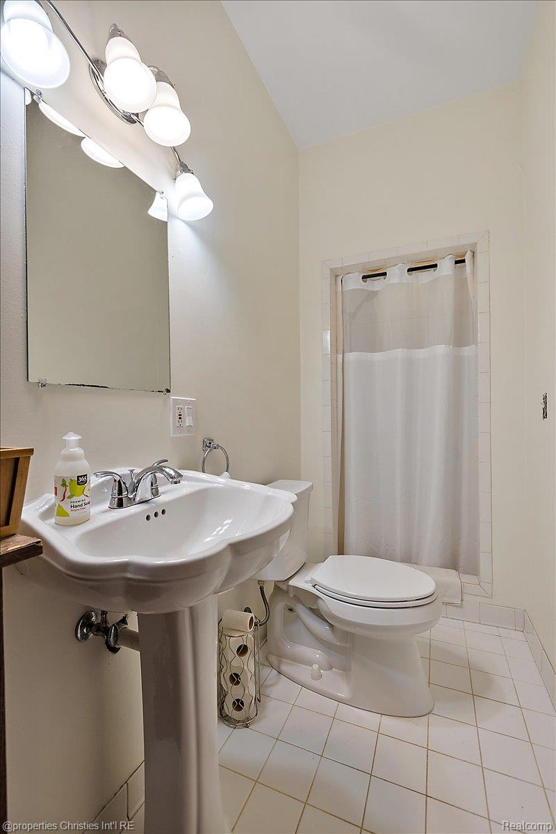 3417 Seminole Street