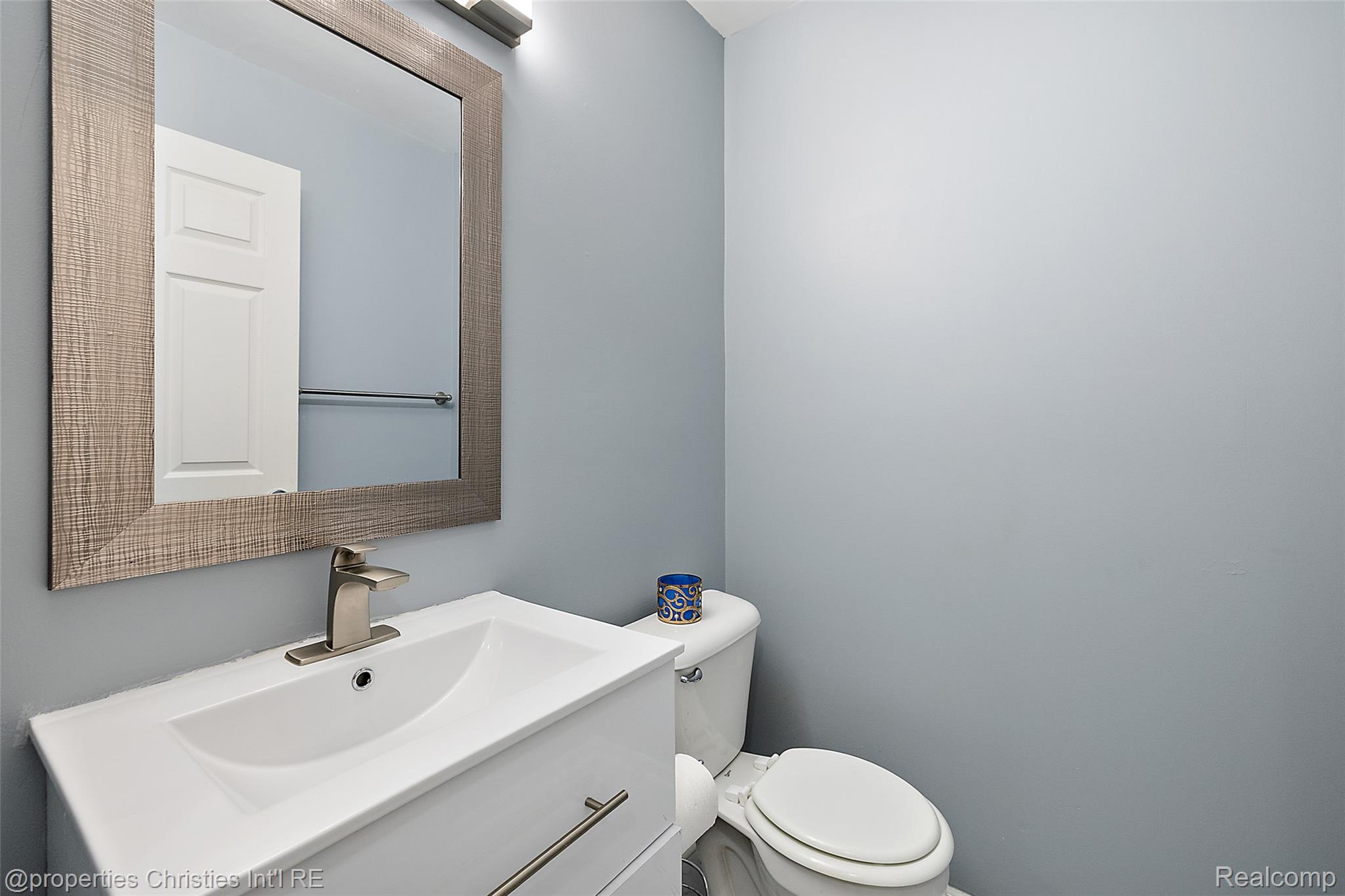 781 Saint Clair Street