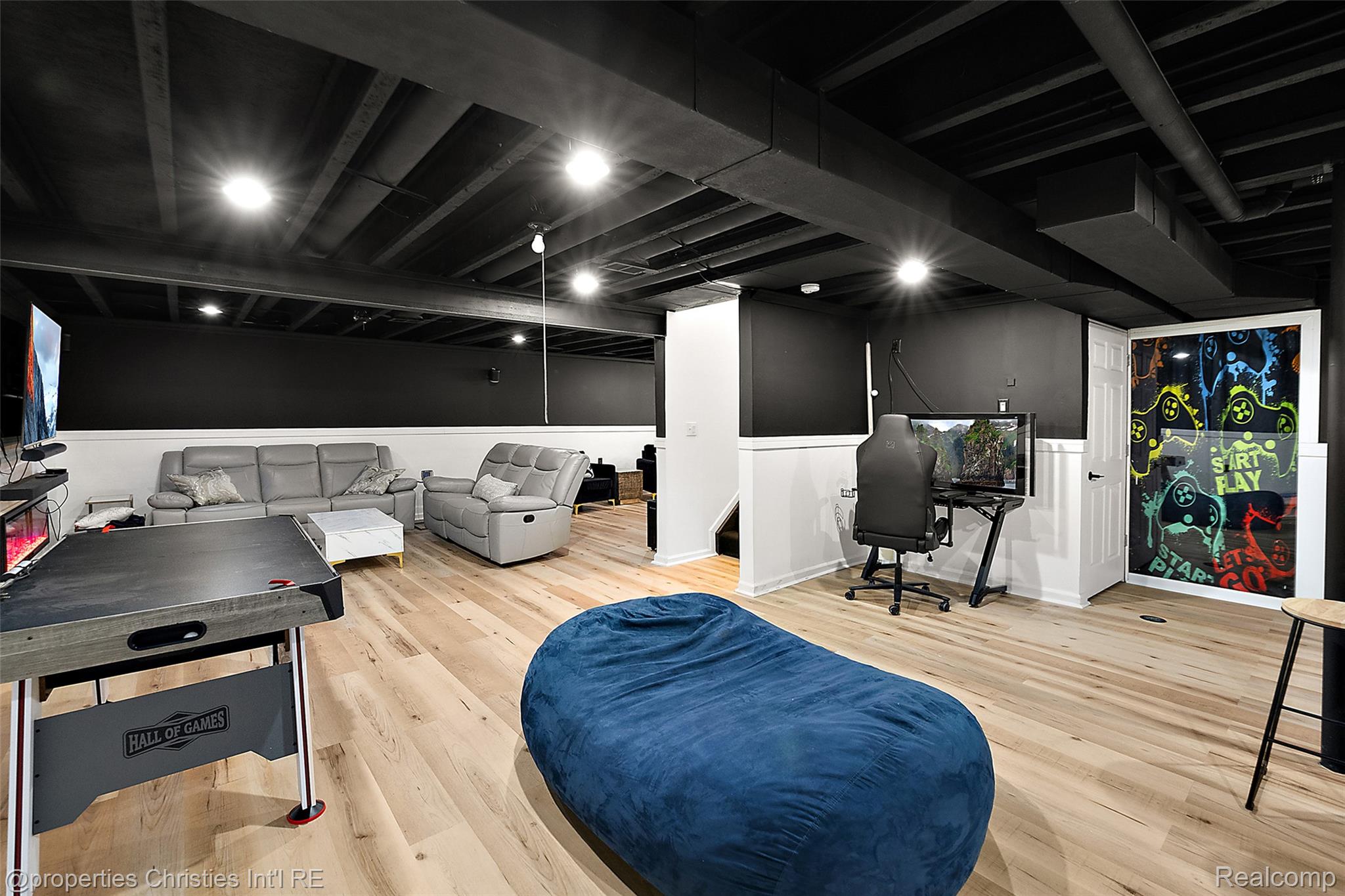 781 Saint Clair Street