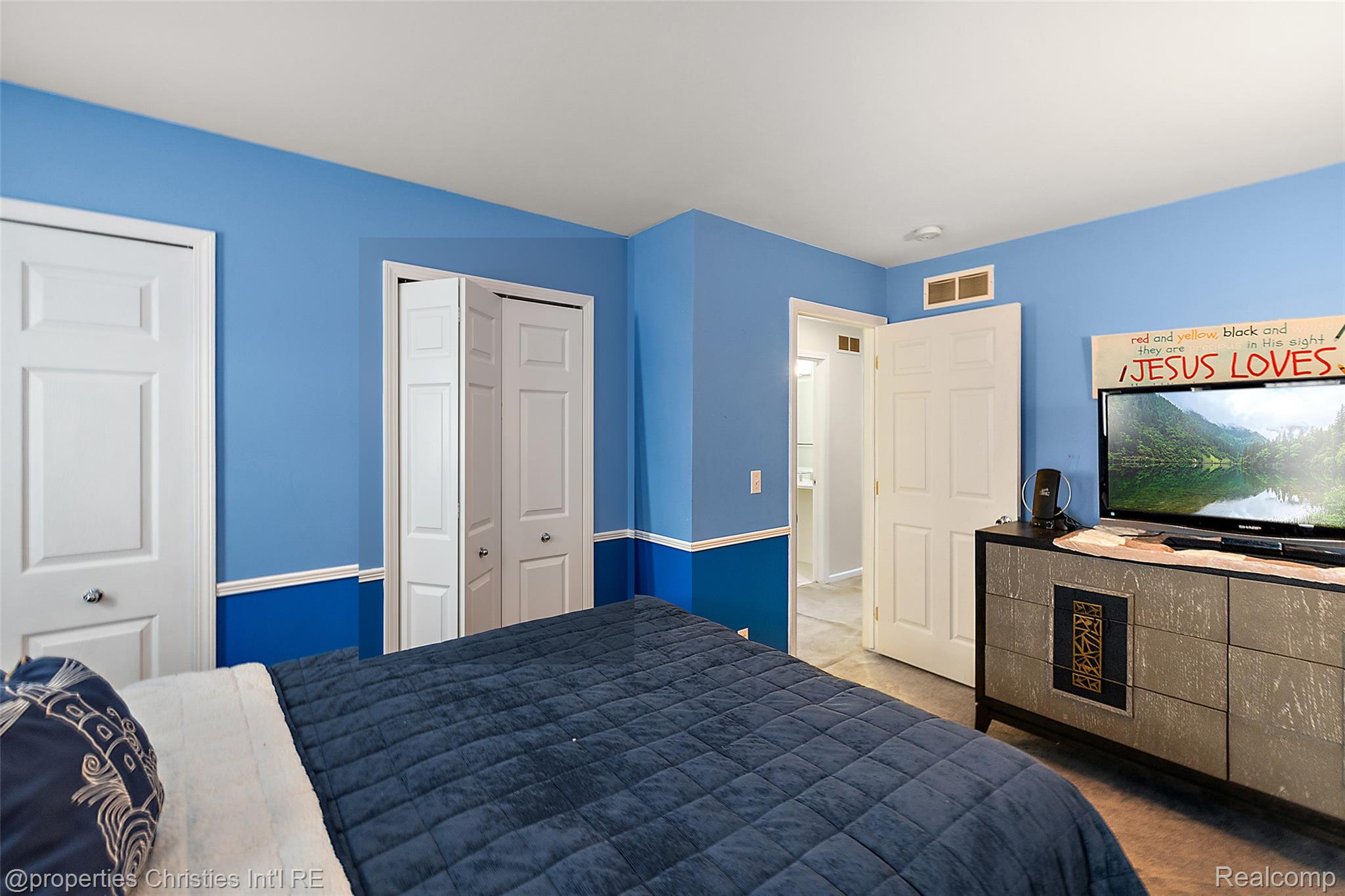 781 Saint Clair Street