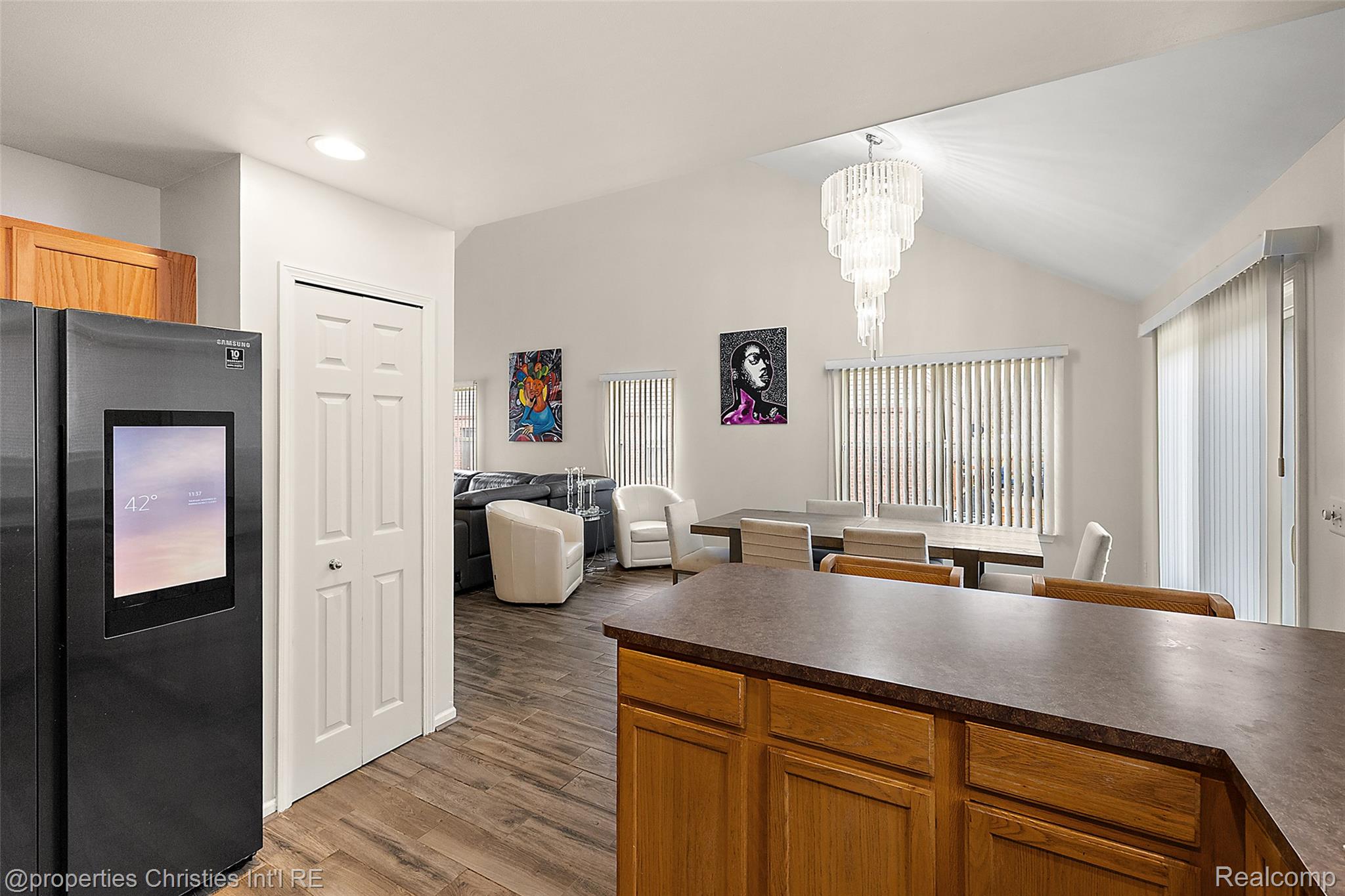 781 Saint Clair Street