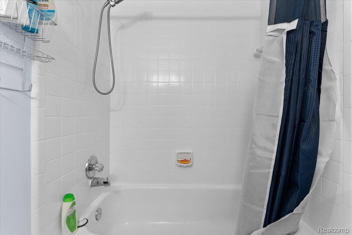 21301 E Glen Haven Circle