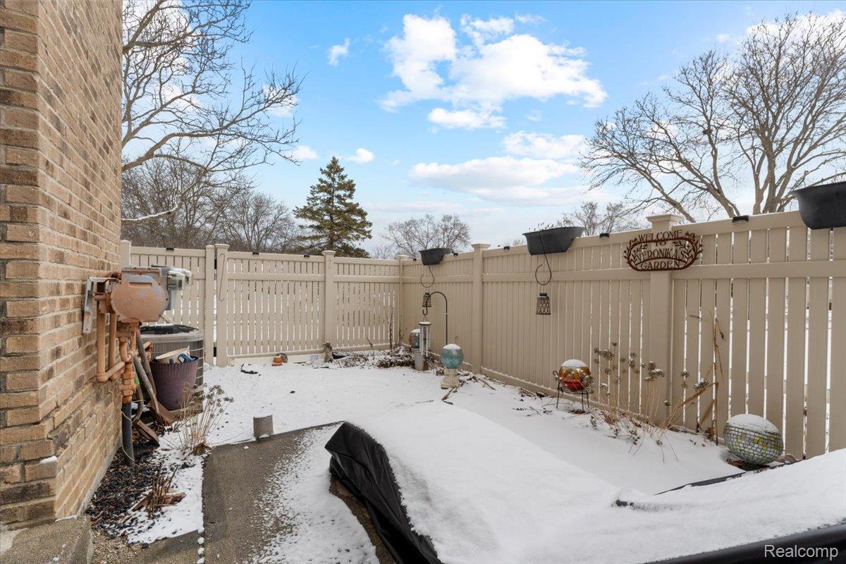 21301 E Glen Haven Circle