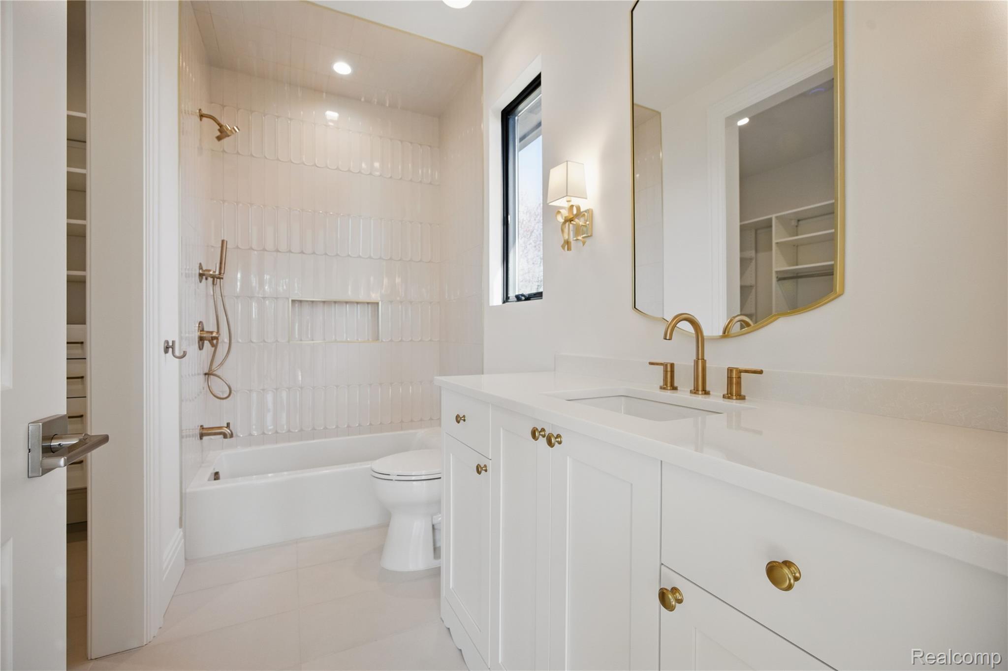 3281 Chickering Lane