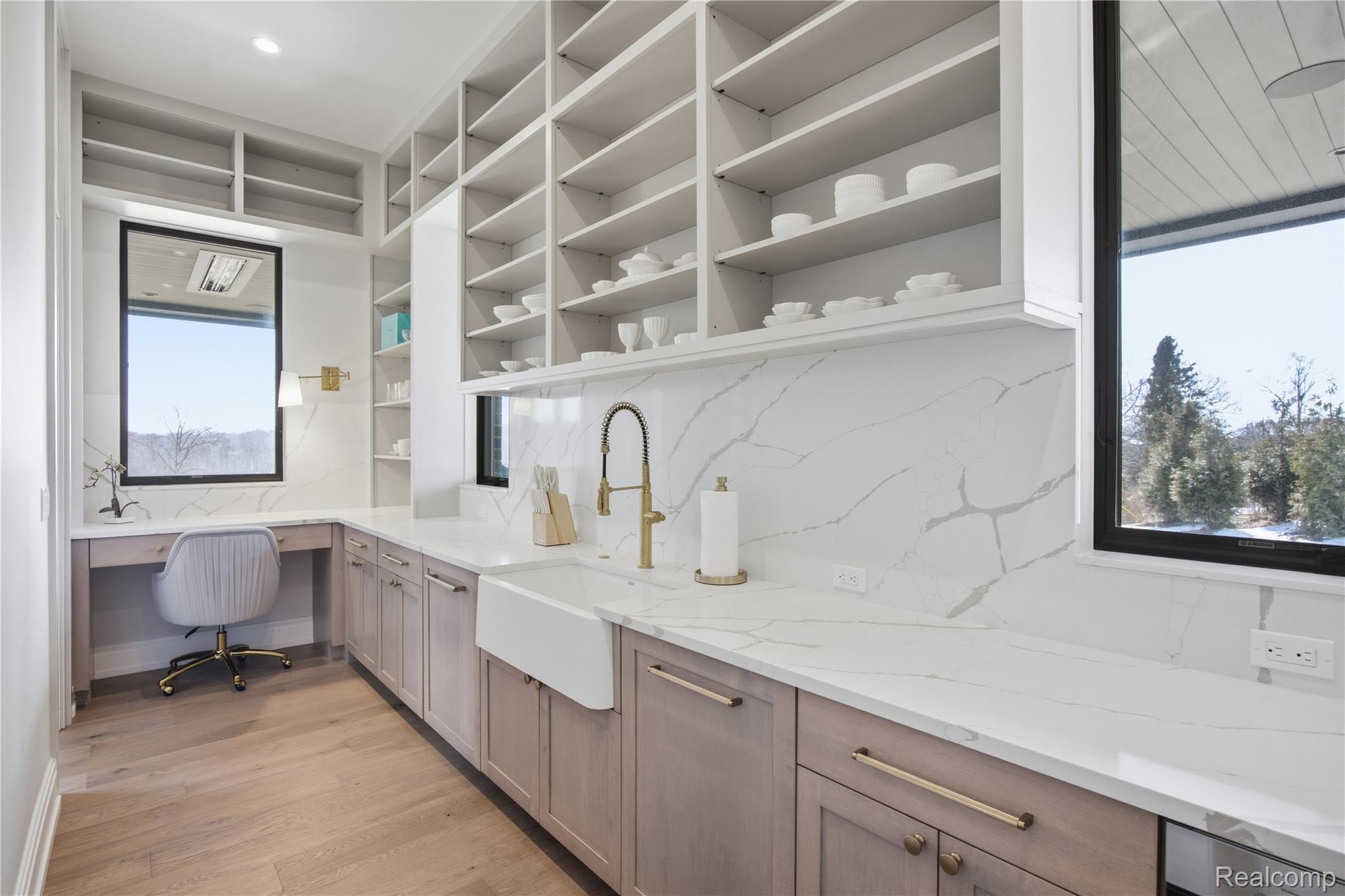 3281 Chickering Lane