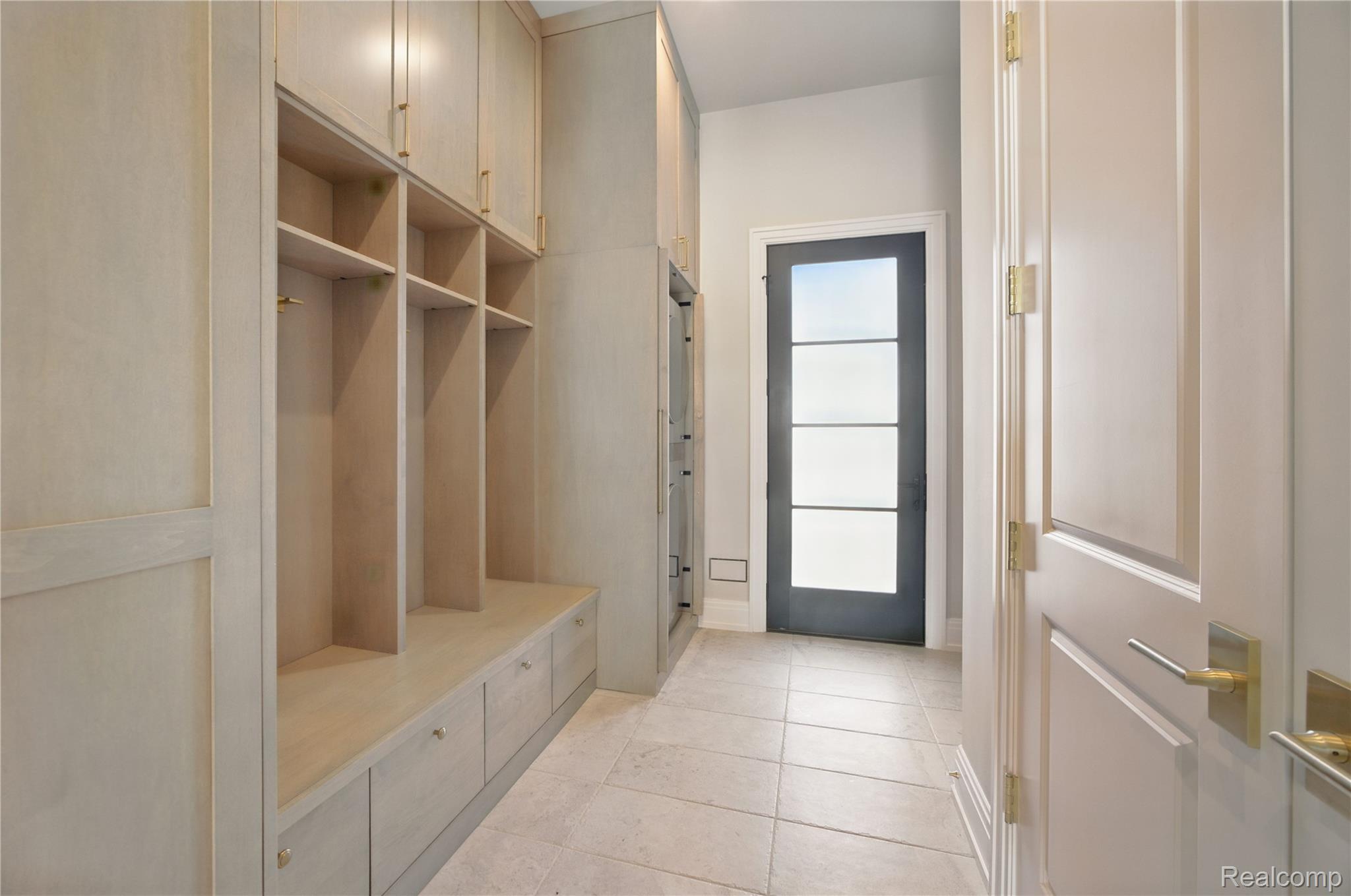 3281 Chickering Lane