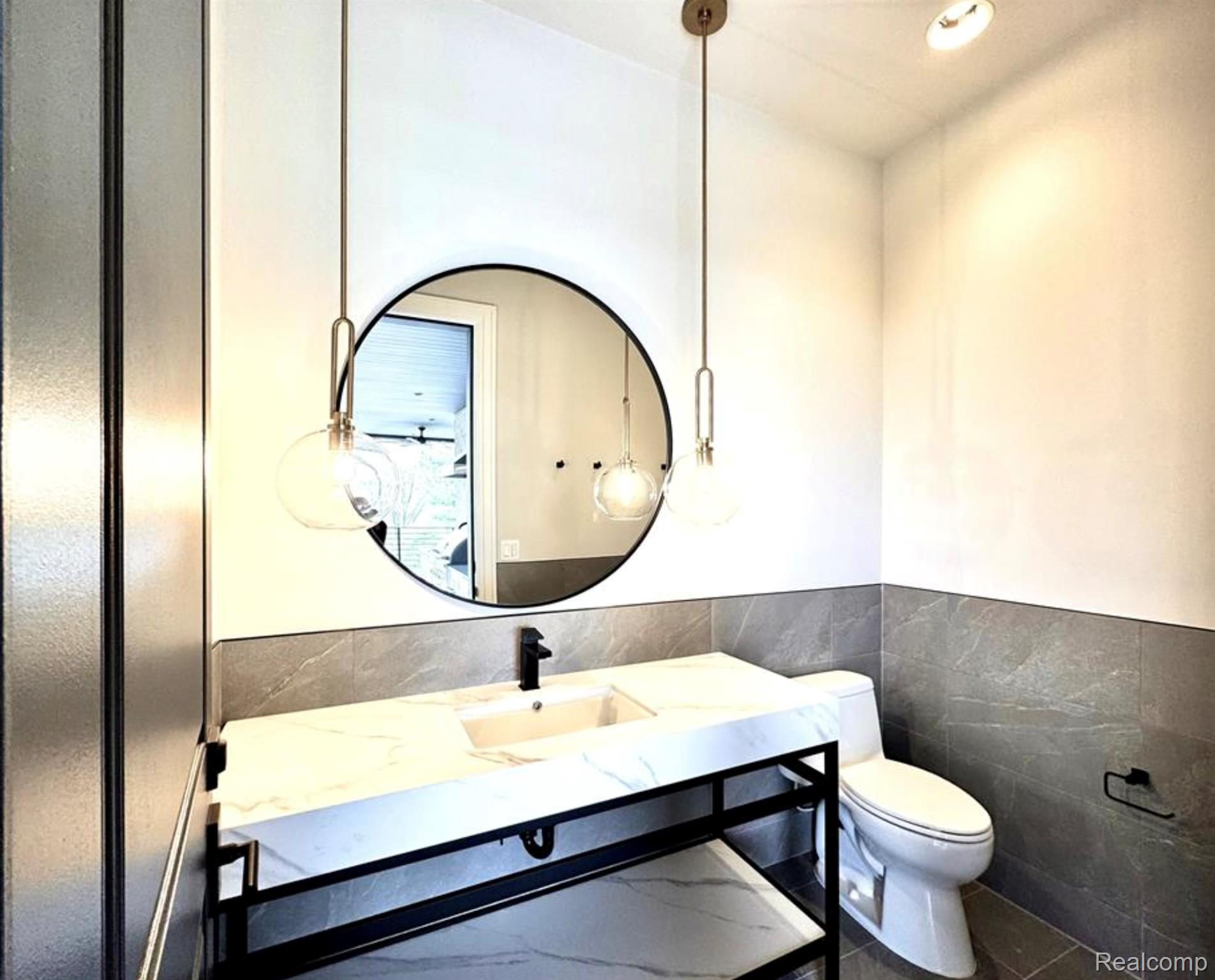 3281 Chickering Lane