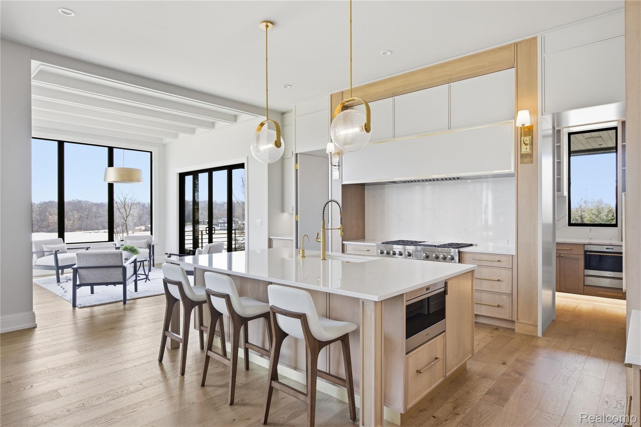 3281 Chickering Lane