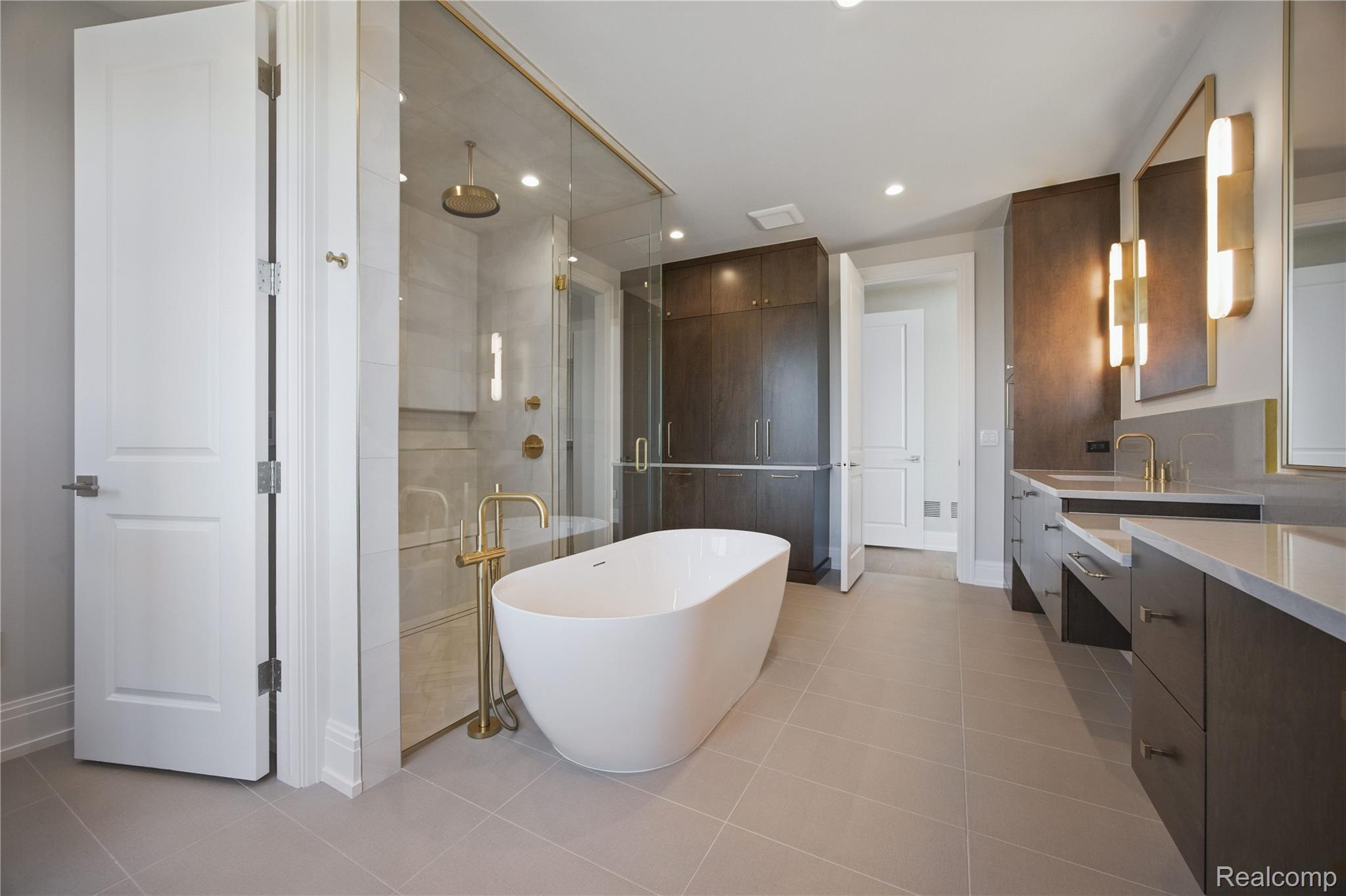 3281 Chickering Lane