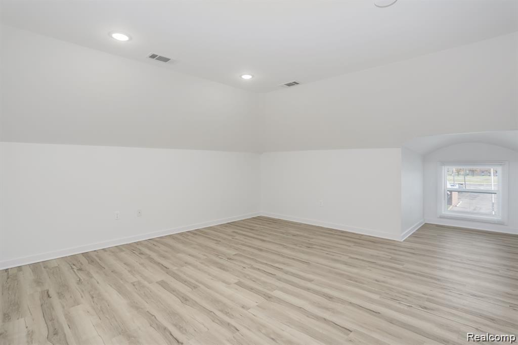 799 E Grand Boulevard 10