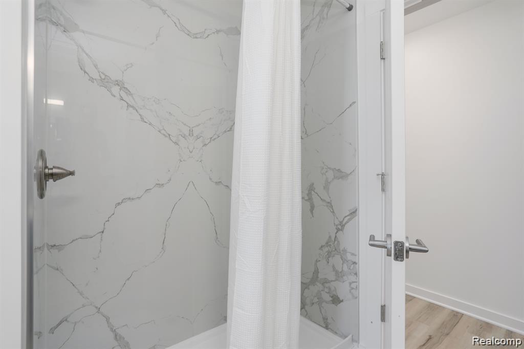 799 E Grand Boulevard 10