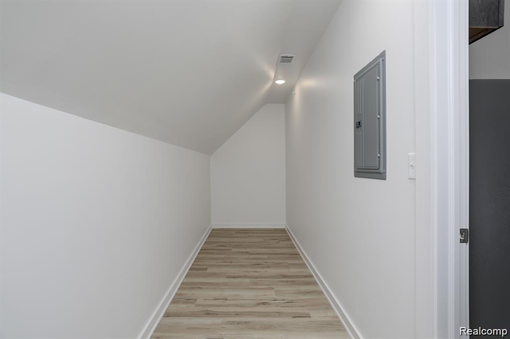 799 E Grand Boulevard 10