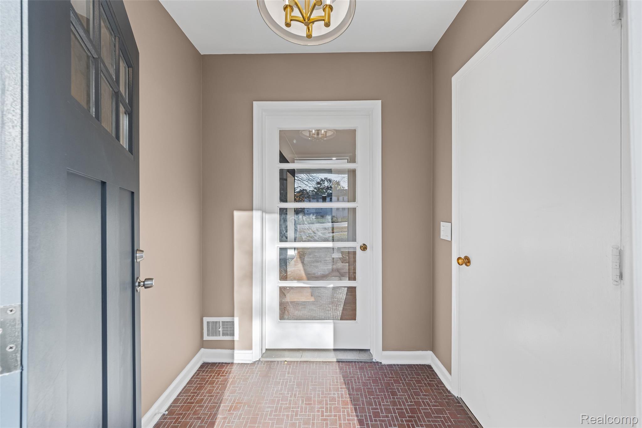 17240 Pontchartrain Blvd