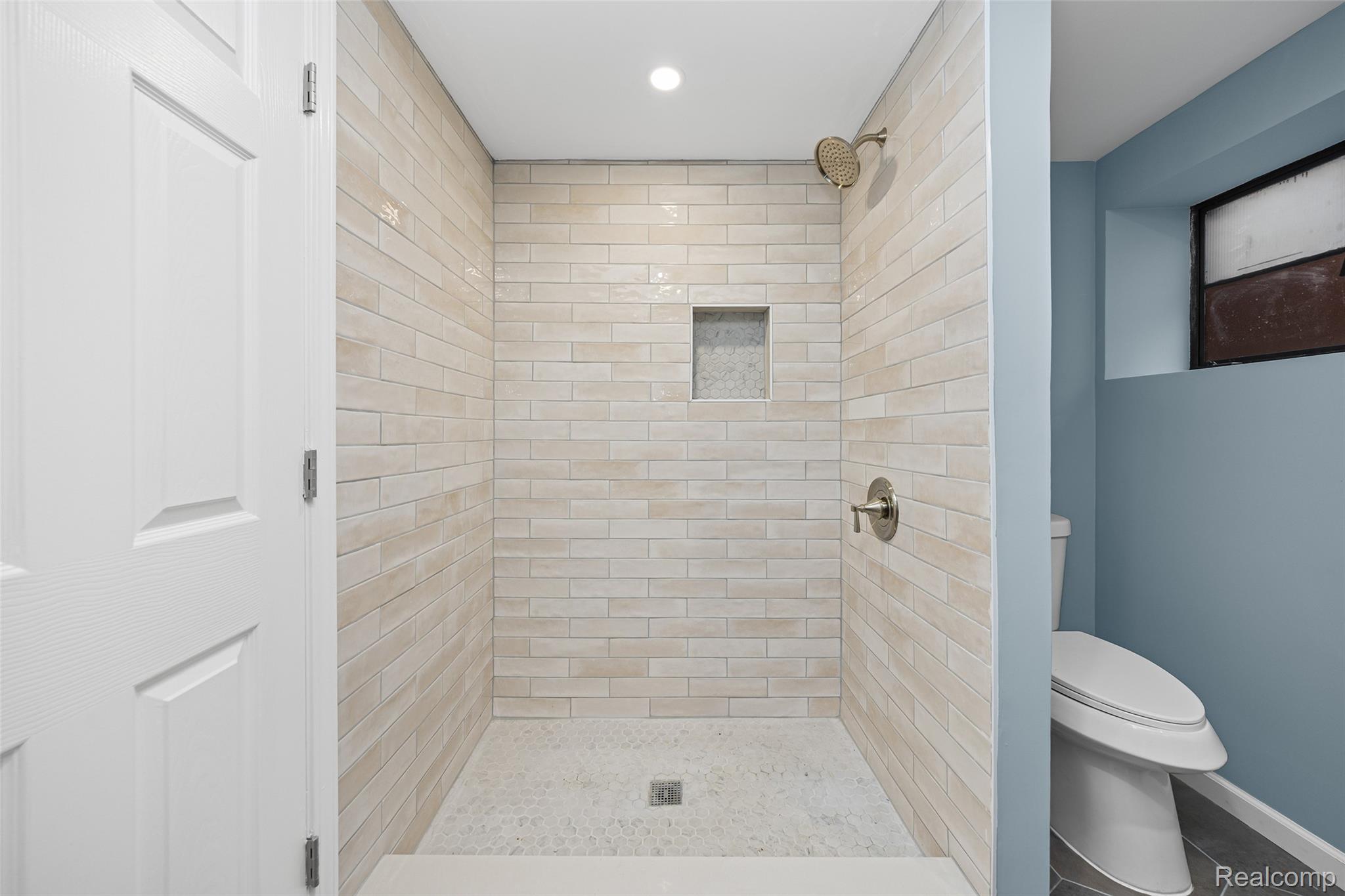 17240 Pontchartrain Blvd